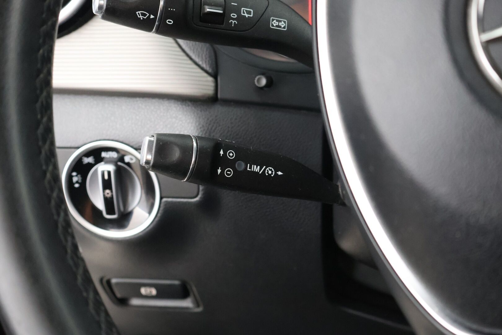 Mercedes-Benz B 2017 180 A Premium Business - | LED High Perf. | P-Kamera | Suomi-Auto | Apple&Android | Lohko + sis. |