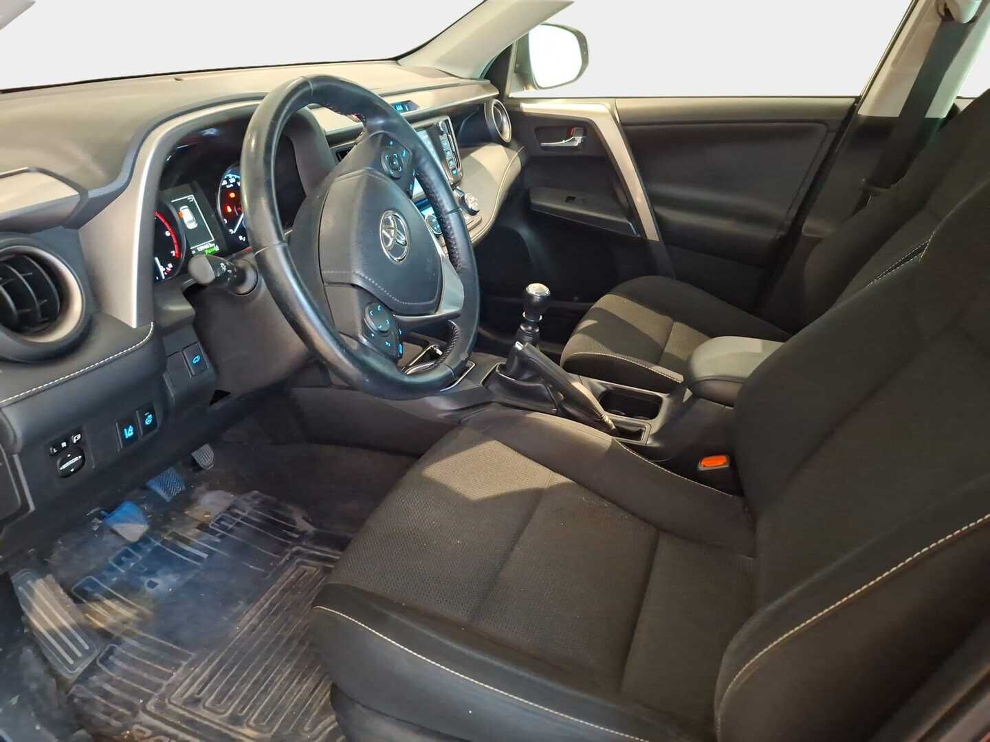 Toyota RAV4 2016 2,0 D-4D FWD Active - | 1.OM Suomi-auto | ACC | Webasto | Ylläpitolaturi | Koukku | Merkkihuollettu | 2x Hyvät renkaat Toyotan aluilla | P.kamera | Lämm. Ratti | 