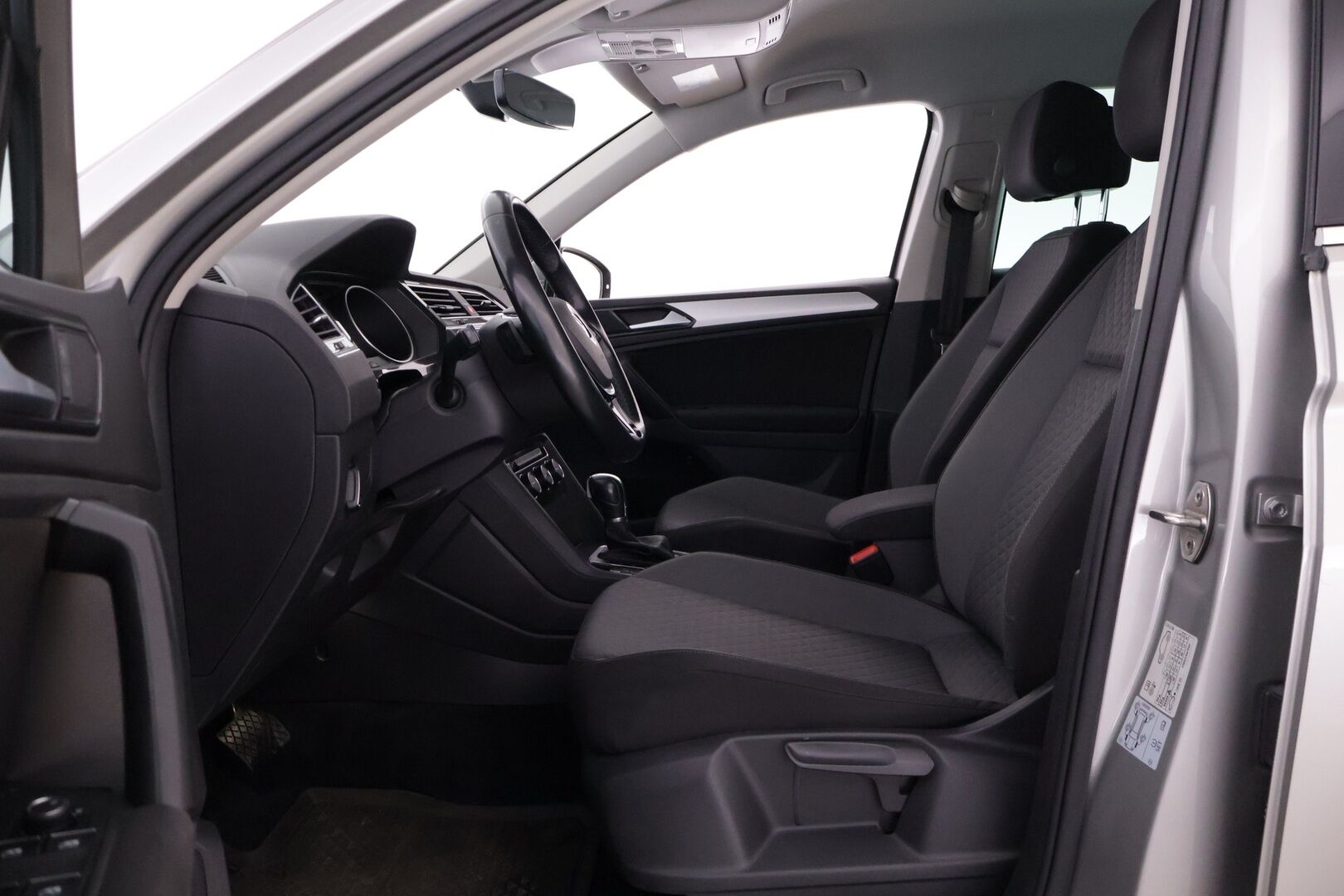 Volkswagen Tiguan 2017 Comfortline 2,0 TDI SCR 110 kW (150 hv) DSG-automaatti - | Suomi-auto | Webasto | Adapt. Vakkari | Vetokoukku | Keylessgo | LED-Valot | Kahdet renkaat vanteilla | 