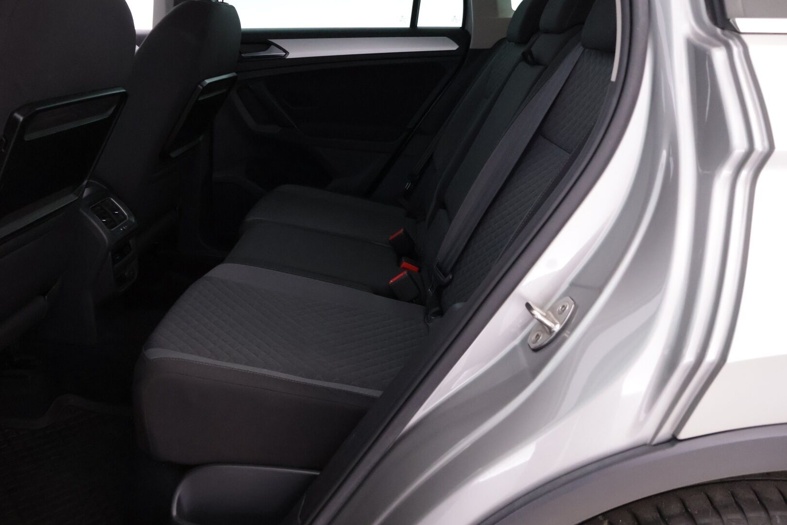 Volkswagen Tiguan 2017 Comfortline 2,0 TDI SCR 110 kW (150 hv) DSG-automaatti - | Suomi-auto | Webasto | Adapt. Vakkari | Vetokoukku | Keylessgo | LED-Valot | Kahdet renkaat vanteilla | 