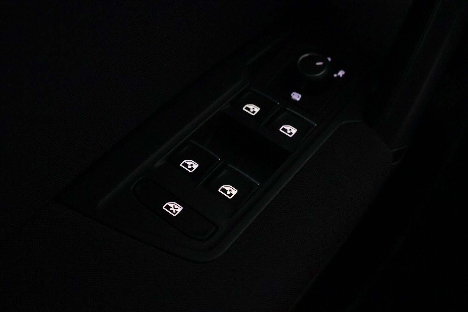 Volkswagen Tiguan 2017 Comfortline 2,0 TDI SCR 110 kW (150 hv) DSG-automaatti - | Suomi-auto | Webasto | Adapt. Vakkari | Vetokoukku | Keylessgo | LED-Valot | Kahdet renkaat vanteilla | 
