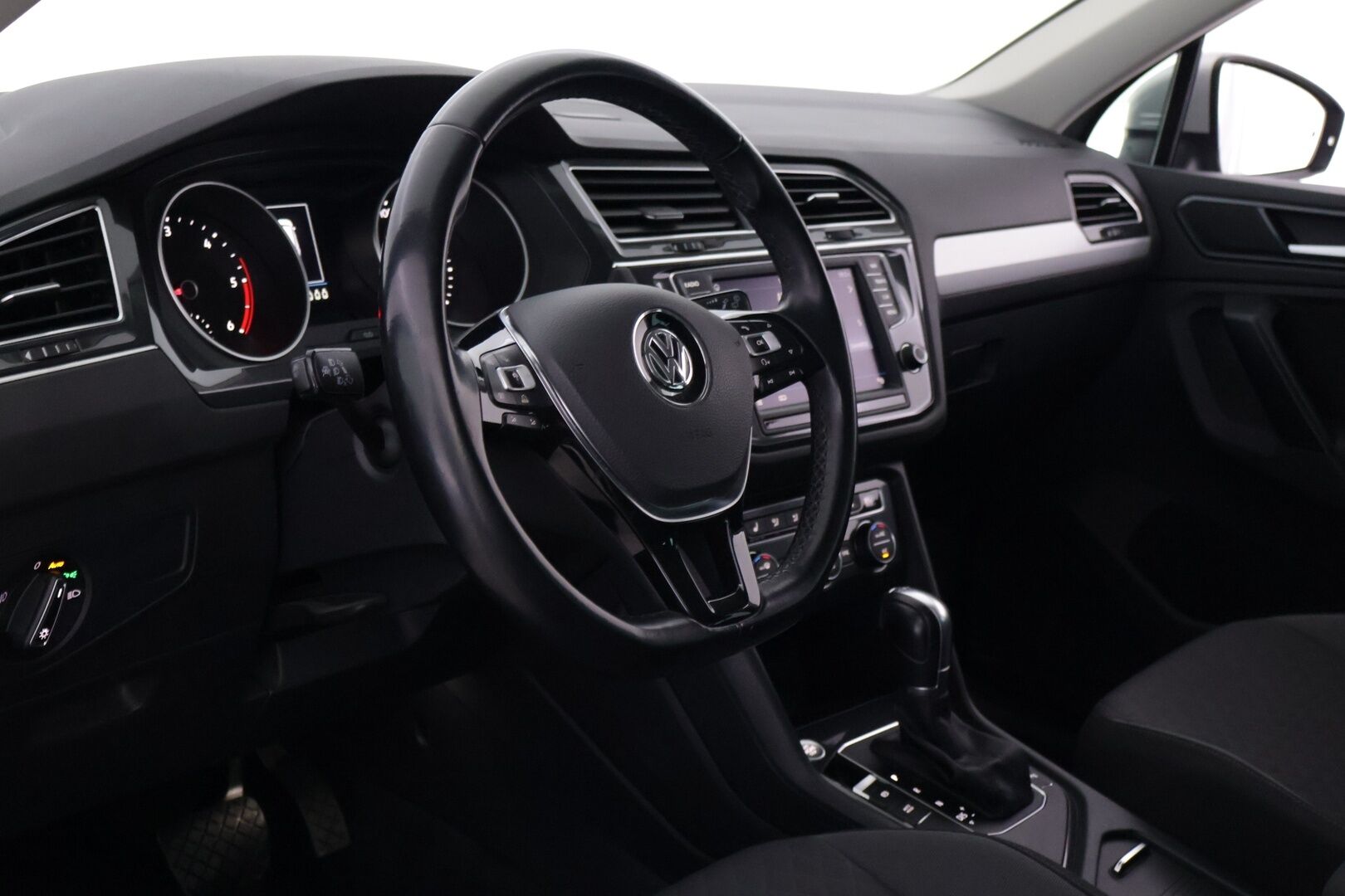 Volkswagen Tiguan 2017 Comfortline 2,0 TDI SCR 110 kW (150 hv) DSG-automaatti - | Suomi-auto | Webasto | Adapt. Vakkari | Vetokoukku | Keylessgo | LED-Valot | Kahdet renkaat vanteilla | 