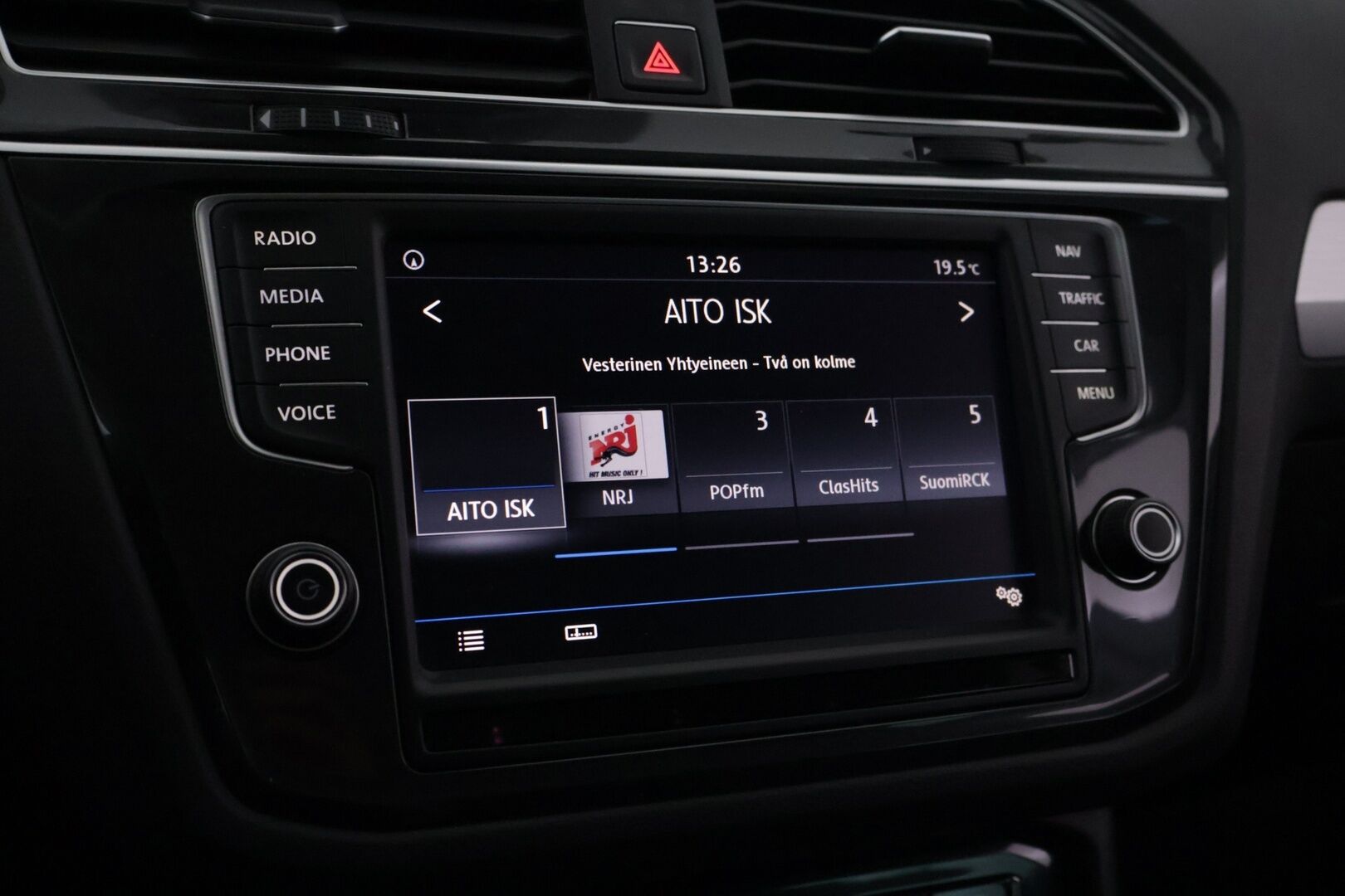 Volkswagen Tiguan 2017 Comfortline 2,0 TDI SCR 110 kW (150 hv) DSG-automaatti - | Suomi-auto | Webasto | Adapt. Vakkari | Vetokoukku | Keylessgo | LED-Valot | Kahdet renkaat vanteilla | 