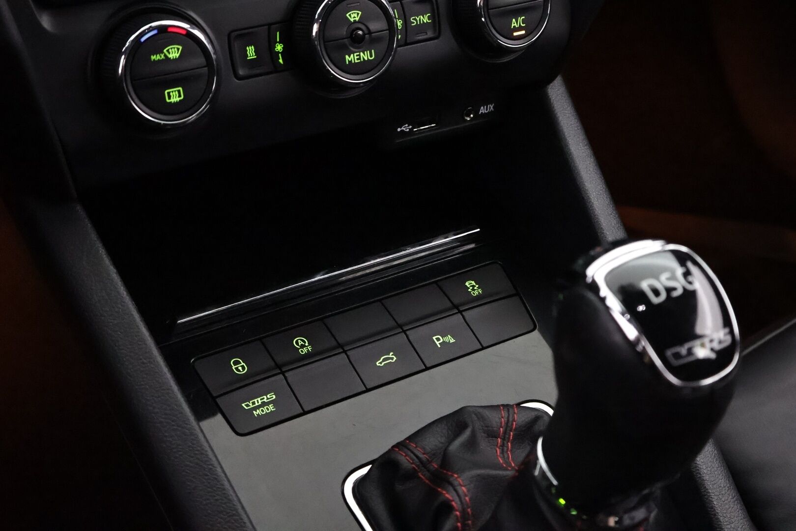 Skoda Octavia 2016 Combi 2,0 TSI RS 230 DSG Autom. - Webasto | Vetokoukku | ACC | Nahkasisusta | Muistipenkki | Bi-Xenon | Lämmitettävä tuulilasi | Juuri tullut Tampereelle!