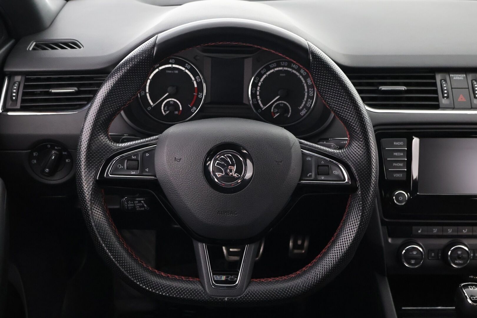 Skoda Octavia 2016 Combi 2,0 TSI RS 230 DSG Autom. - Webasto | Vetokoukku | ACC | Nahkasisusta | Muistipenkki | Bi-Xenon | Lämmitettävä tuulilasi | Juuri tullut Tampereelle!