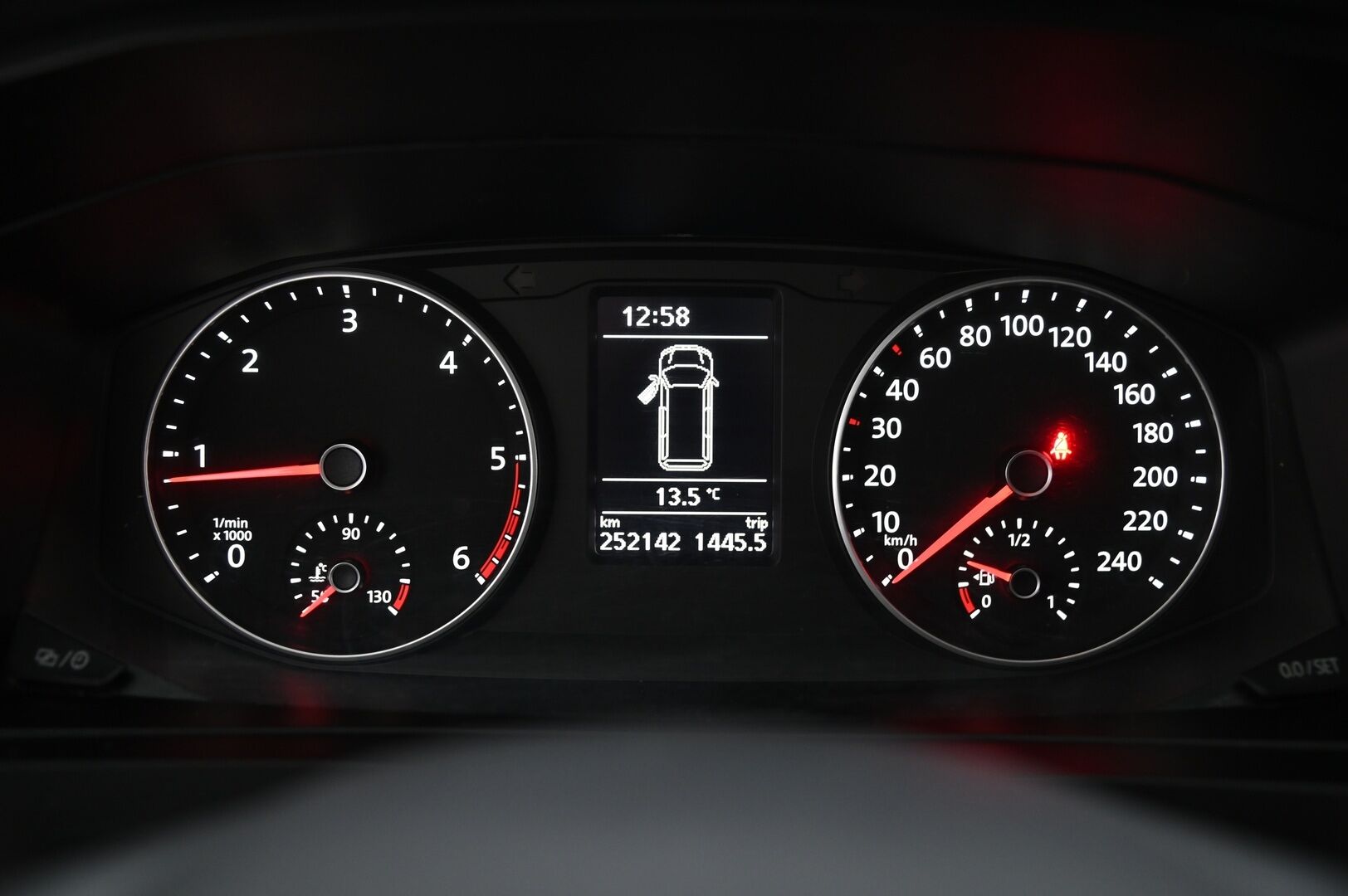 Volkswagen Transporter 2017 umpipakettiauto pitkä 2,0 TDI 110 kW 3200kg *Webasto / Koukku / Navi / P*kamera / Äänieristetty* - *AppleCarplay / Pariovet / Lohko / Invertteri / 3x renkaat&vanteet!*