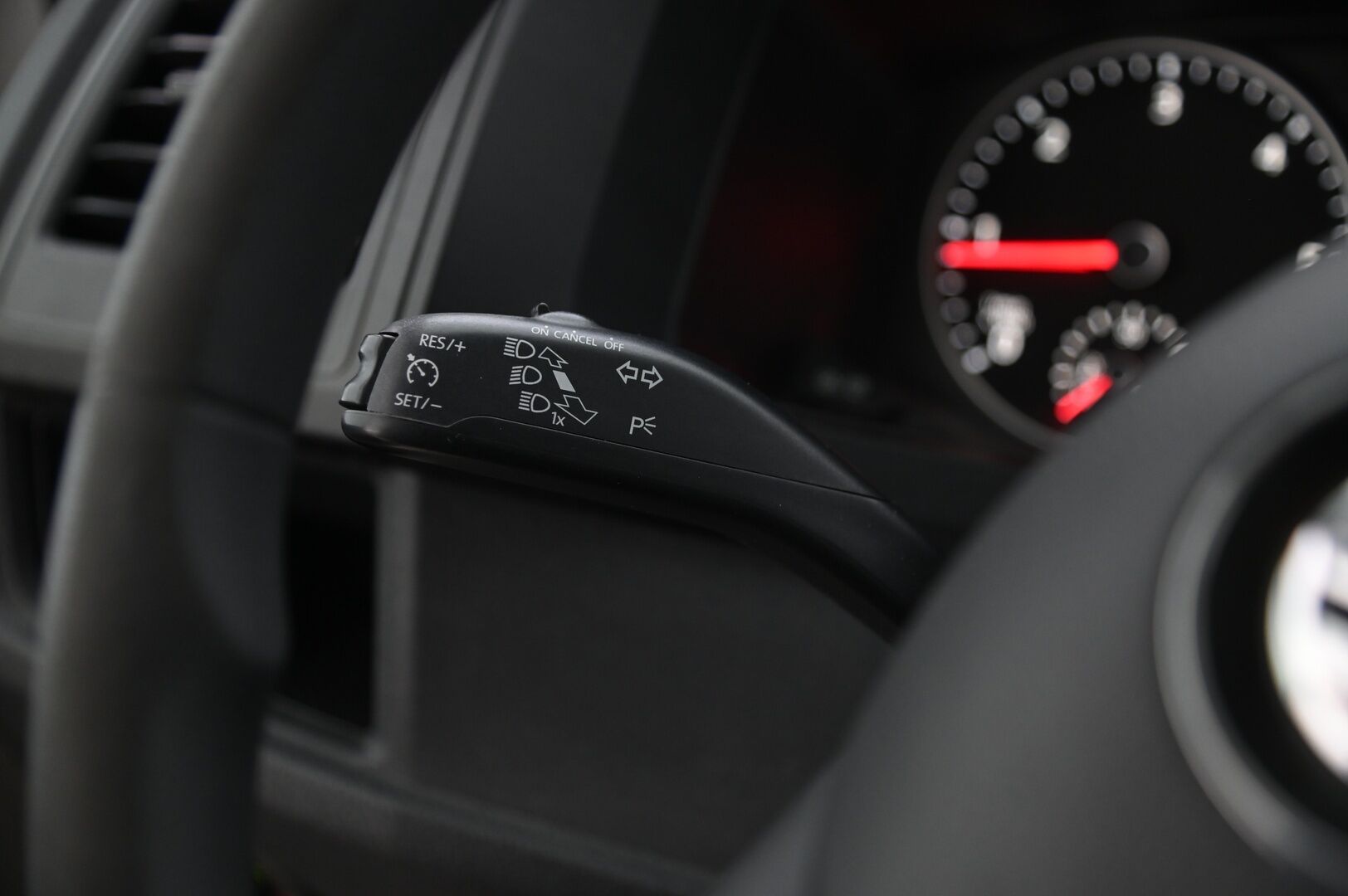 Volkswagen Transporter 2017 umpipakettiauto pitkä 2,0 TDI 110 kW 3200kg *Webasto / Koukku / Navi / P*kamera / Äänieristetty* - *AppleCarplay / Pariovet / Lohko / Invertteri / 3x renkaat&vanteet!*