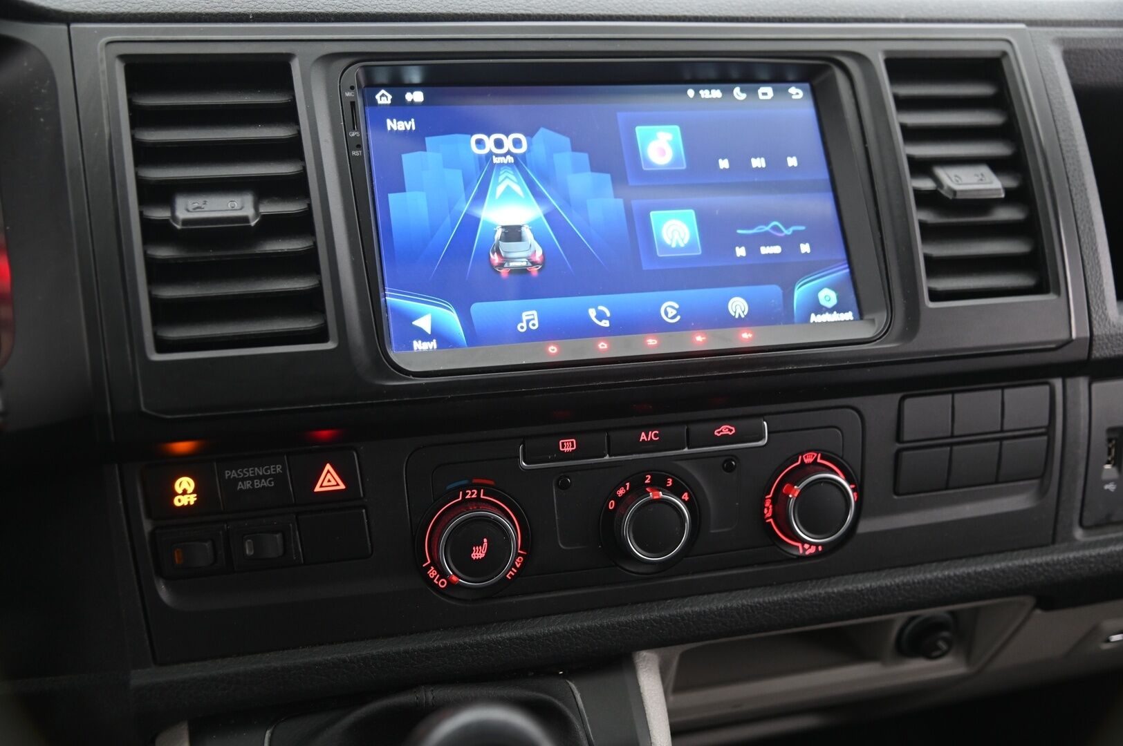 Volkswagen Transporter 2017 umpipakettiauto pitkä 2,0 TDI 110 kW 3200kg *Webasto / Koukku / Navi / P*kamera / Äänieristetty* - *AppleCarplay / Pariovet / Lohko / Invertteri / 3x renkaat&vanteet!*