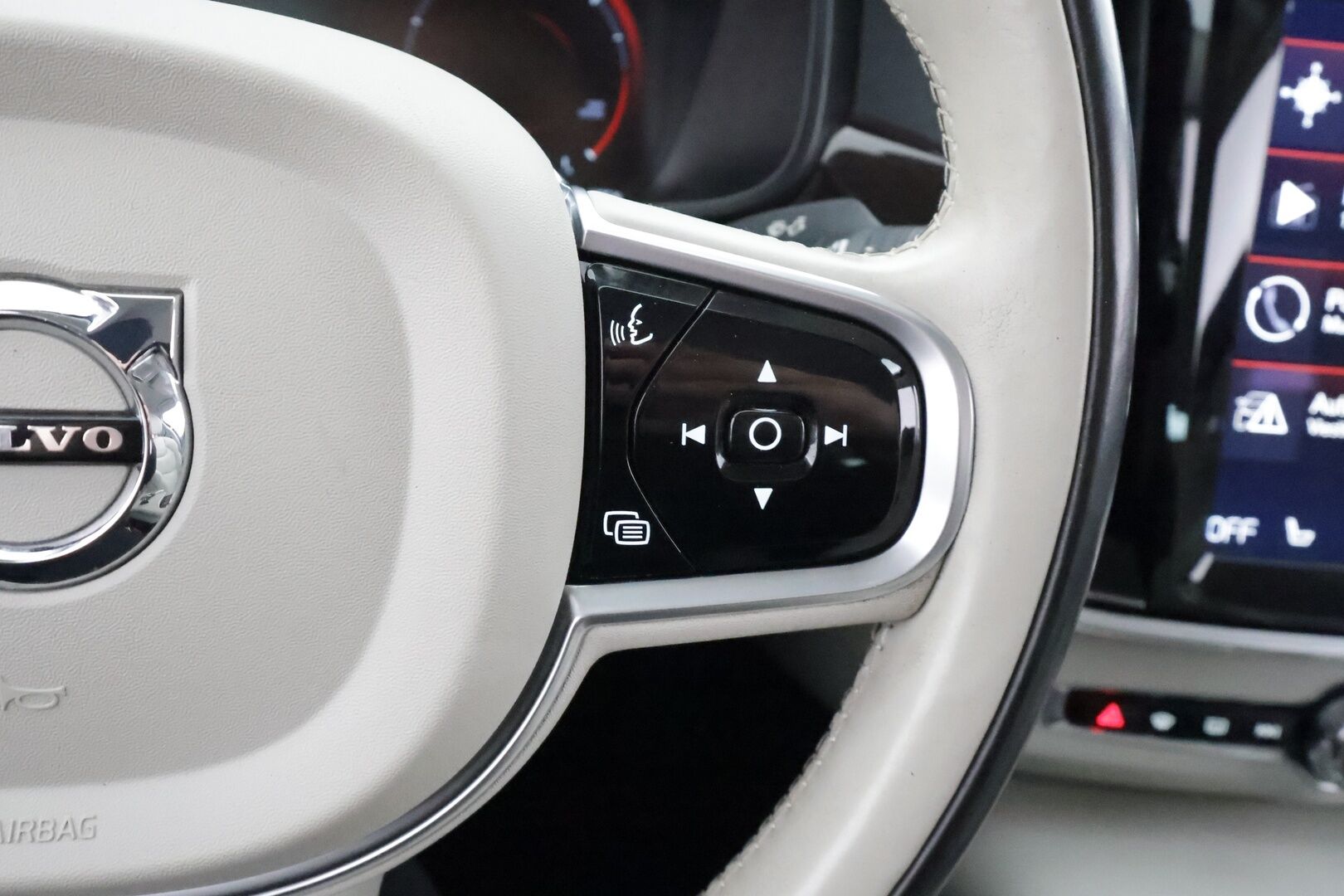 Volvo S90 2017 D4 Inscription aut * Pilot assist / LED / Webasto / Muistipenkit / Sporttinahat / P.tutka * - Suomi-auto / Kahdet renkaat aluvanteilla