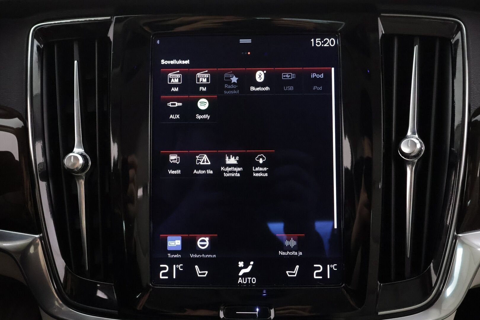 Volvo S90 2017 D4 Inscription aut * Pilot assist / LED / Webasto / Muistipenkit / Sporttinahat / P.tutka * - Suomi-auto / Kahdet renkaat aluvanteilla