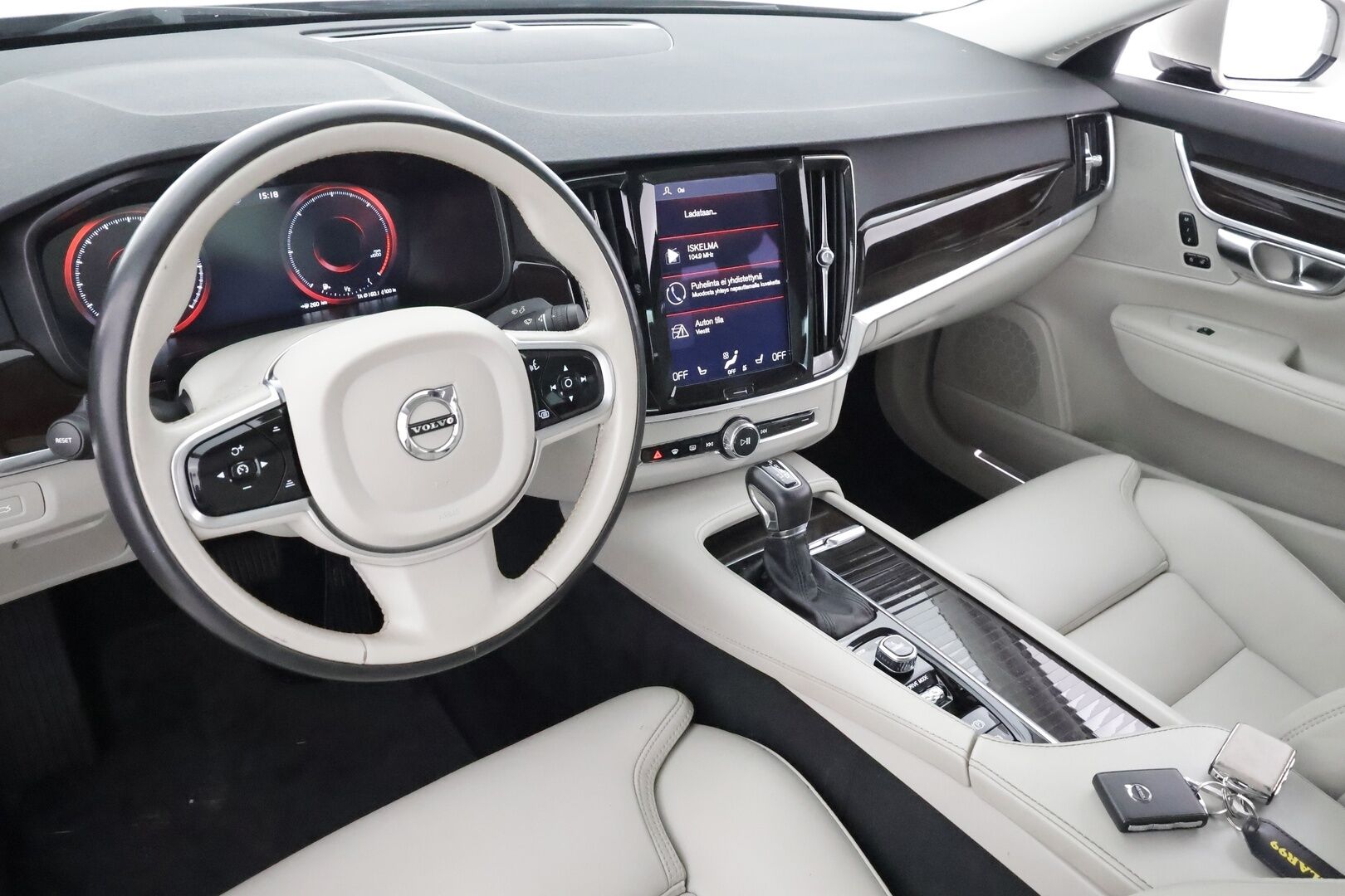 Volvo S90 2017 D4 Inscription aut * Pilot assist / LED / Webasto / Muistipenkit / Sporttinahat / P.tutka * - Suomi-auto / Kahdet renkaat aluvanteilla