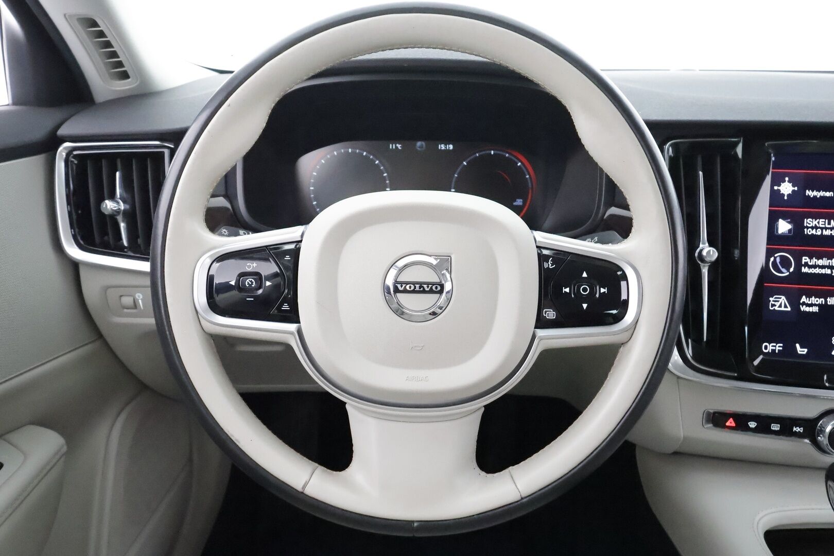 Volvo S90 2017 D4 Inscription aut * Pilot assist / LED / Webasto / Muistipenkit / Sporttinahat / P.tutka * - Suomi-auto / Kahdet renkaat aluvanteilla