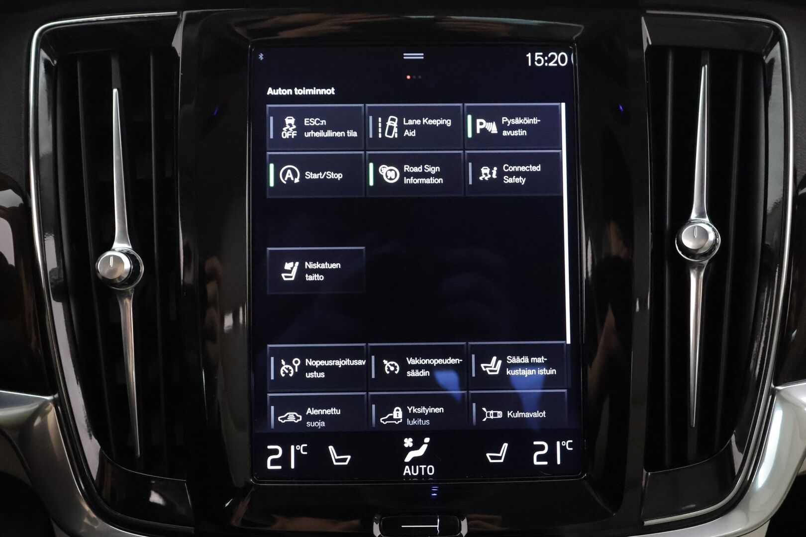 Volvo S90 2017 D4 Inscription aut * Pilot assist / LED / Webasto / Muistipenkit / Sporttinahat / P.tutka * - Suomi-auto / Kahdet renkaat aluvanteilla