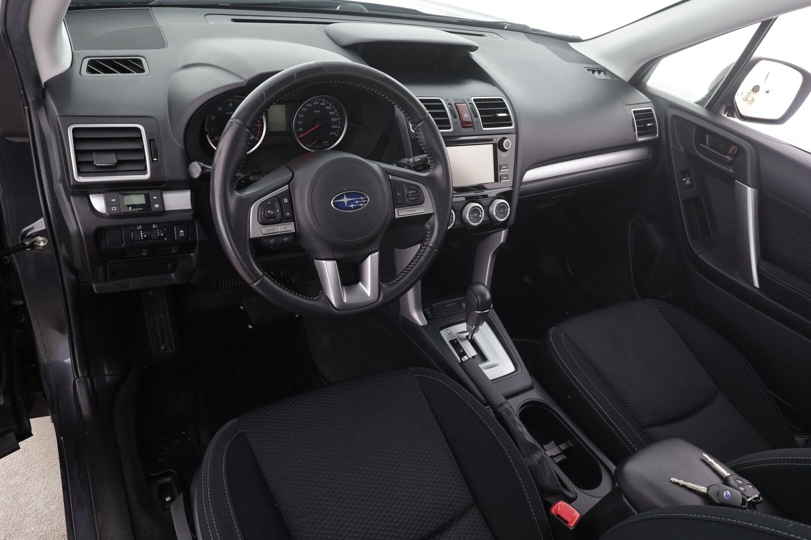 Subaru Forester 2016 2,0i X CVT *1.Om Suomi-auto / Webasto / Vetokoukku / Vakkari / Bluetooth * - *1 omisteinen suomi auto*