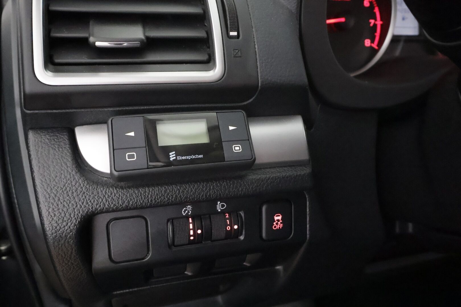 Subaru Forester 2016 2,0i X CVT *1.Om Suomi-auto / Webasto / Vetokoukku / Vakkari / Bluetooth * - *1 omisteinen suomi auto*