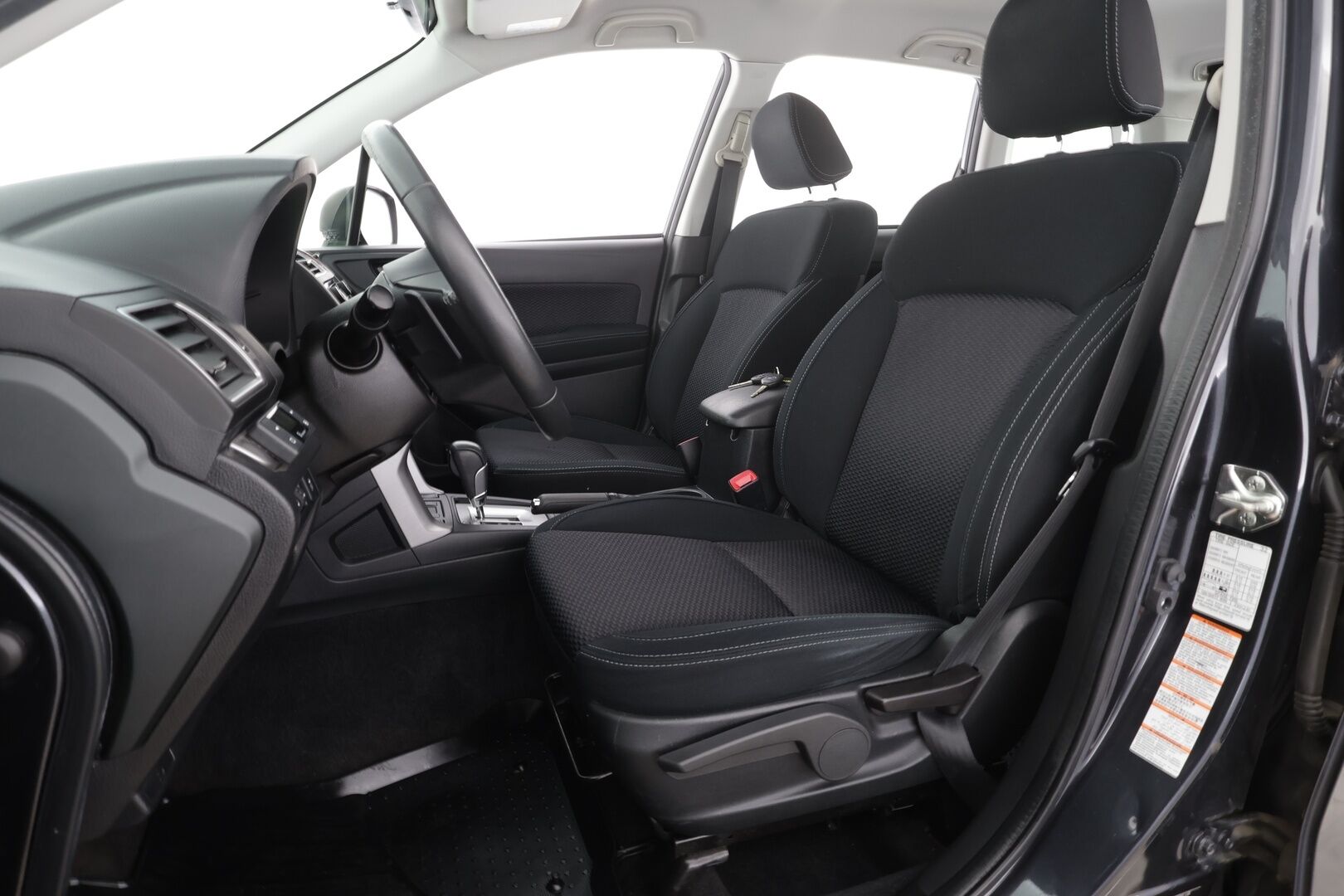 Subaru Forester 2016 2,0i X CVT * Lisälämmitin / Suomi-auto / Vetokoukku / Vakkari / Bluetooth *