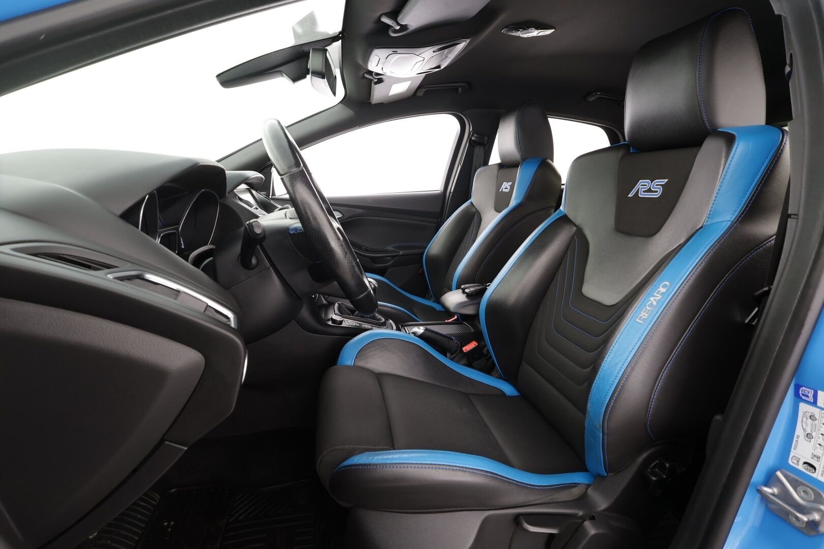 Ford Focus 2017 2,3 EcoBoost 350 hv start/stop M6 RS 5-ovinen * Vakkari / Xenon / Sporttipenkit / P.kamera / Sony* - Kahdet renkaat / Suomi-auto