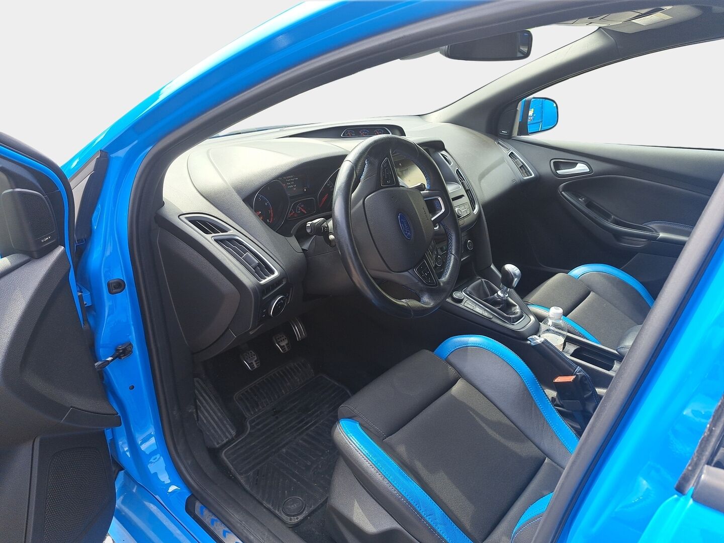 Ford Focus 2017 2,3 EcoBoost 350 hv start/stop M6 RS 5-ovinen - | Suomi-auto | Keyless-Go | Sony-hifit | Peruutuskamera | Vakkari | Xenon | Recaro-penkit | 2x renkaat vanteilla | 