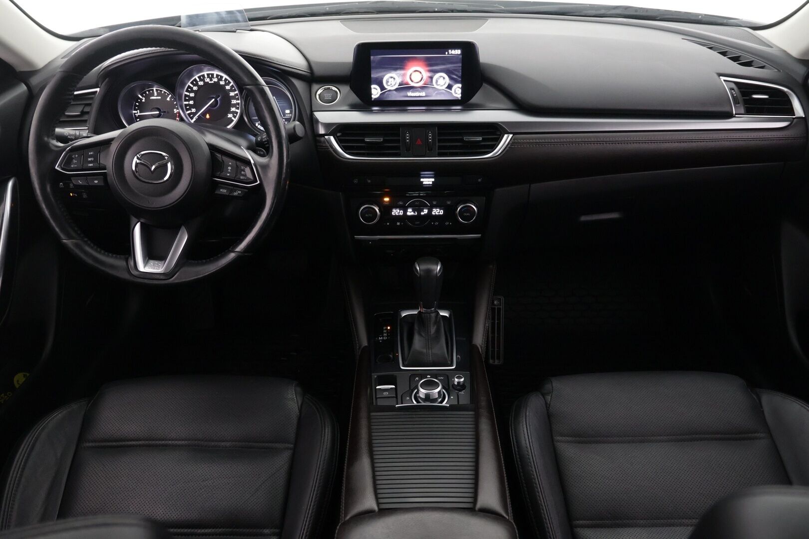 Mazda Mazda6 2017 Sedan 2,2 (175) SKYACTIV-D Luxury 6AT 4ov YG1 - ACC / HUD / BLIS / Navi / Bluetooth / P.Kamera / Adapt. LED / Nahat / Irr. Koukku / 2x Renkaat aluilla! / DPF Tehty!
