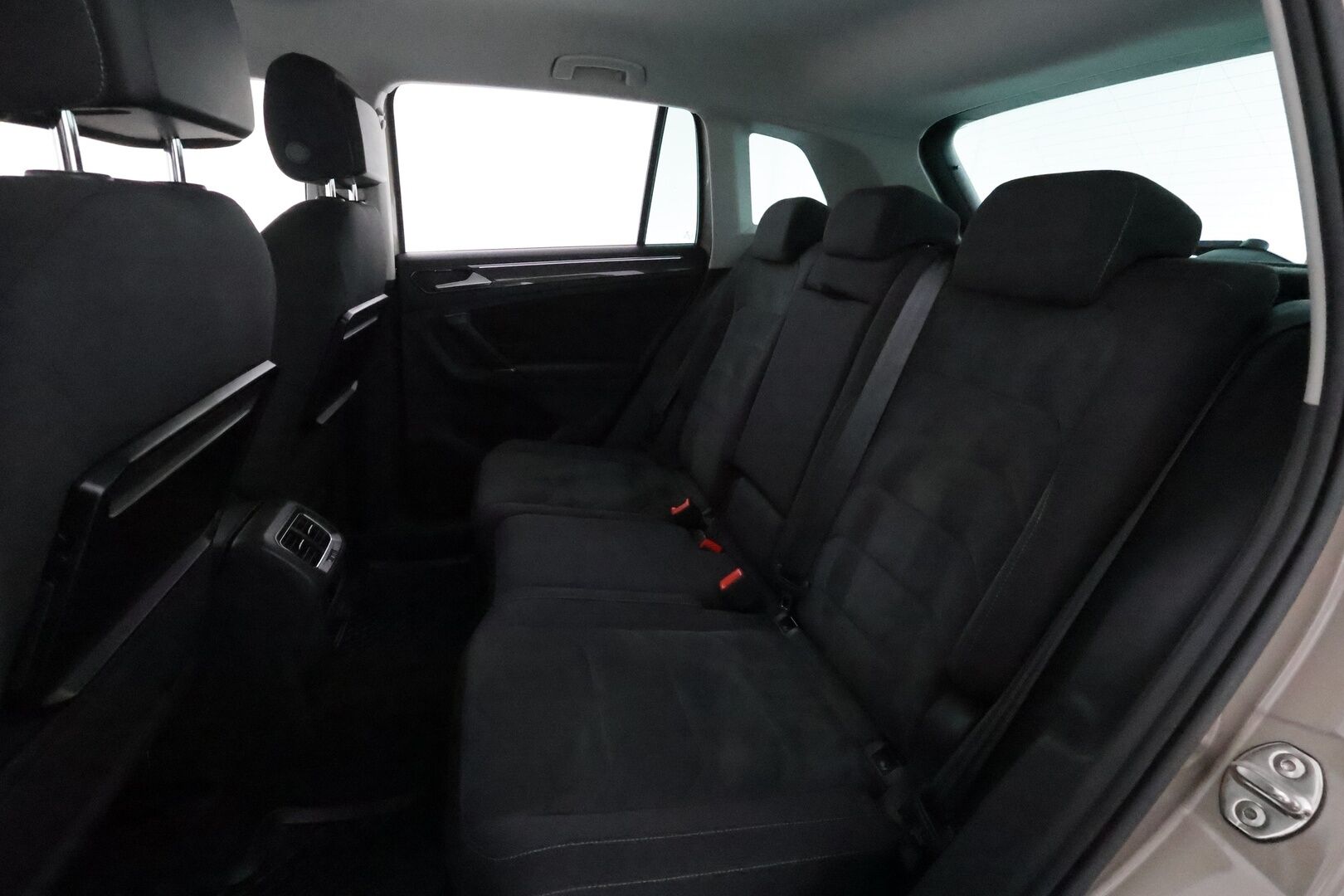 Volkswagen Tiguan 2017 Highline 2,0 TSI 132 kW 4MOTION DSG **Webasto / Adapt.Vakkari / LED-valot / 360° / Navi / Kaistavahti / KeylessGO** - Suomi-auto / Kahdet Renkaat / Merkkihuollettu!