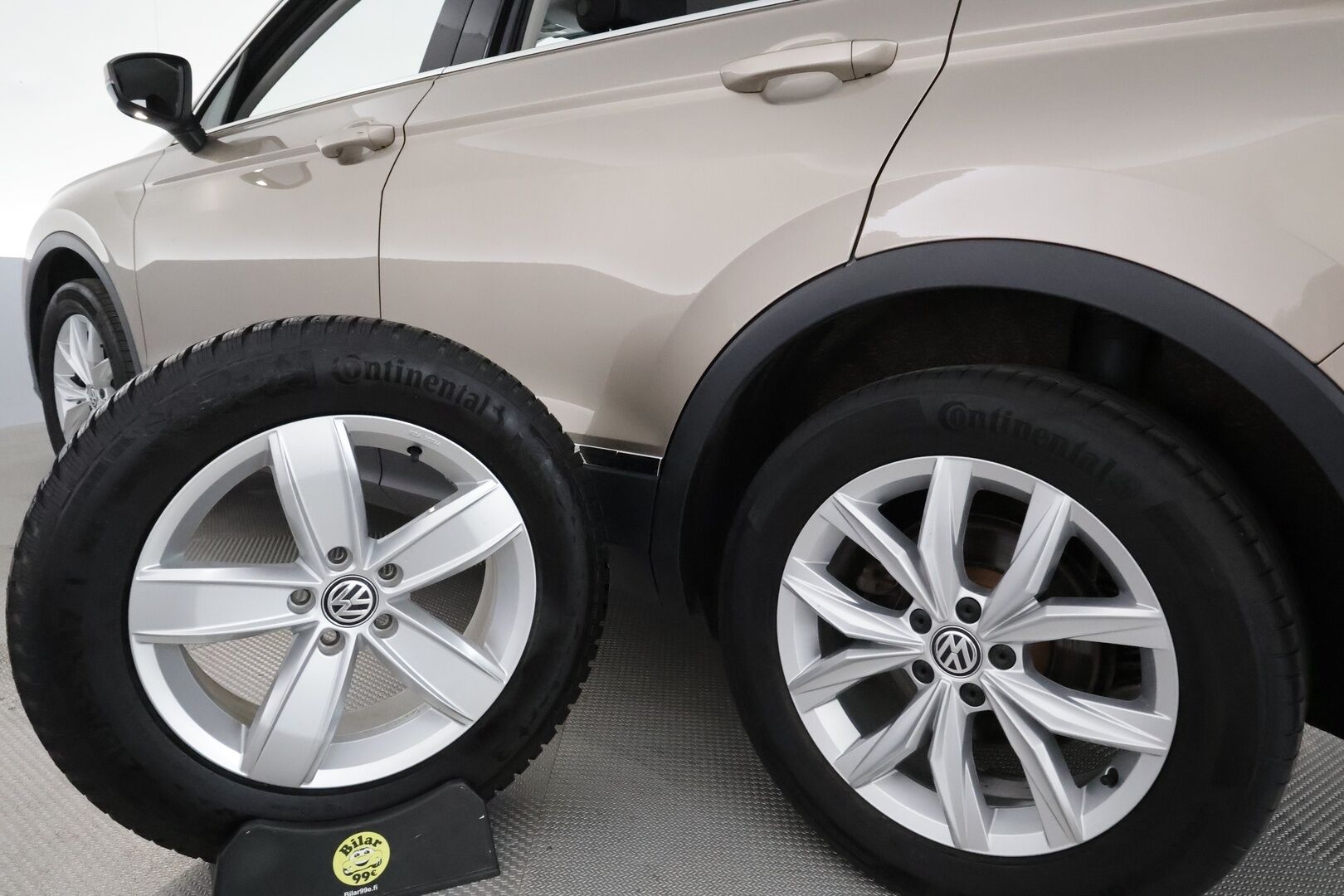 Volkswagen Tiguan 2017 Highline 2,0 TSI 132 kW 4MOTION DSG **Webasto / Adapt.Vakkari / LED-valot / 360° / Navi / Kaistavahti / KeylessGO** - Suomi-auto / Kahdet Renkaat / Merkkihuollettu!