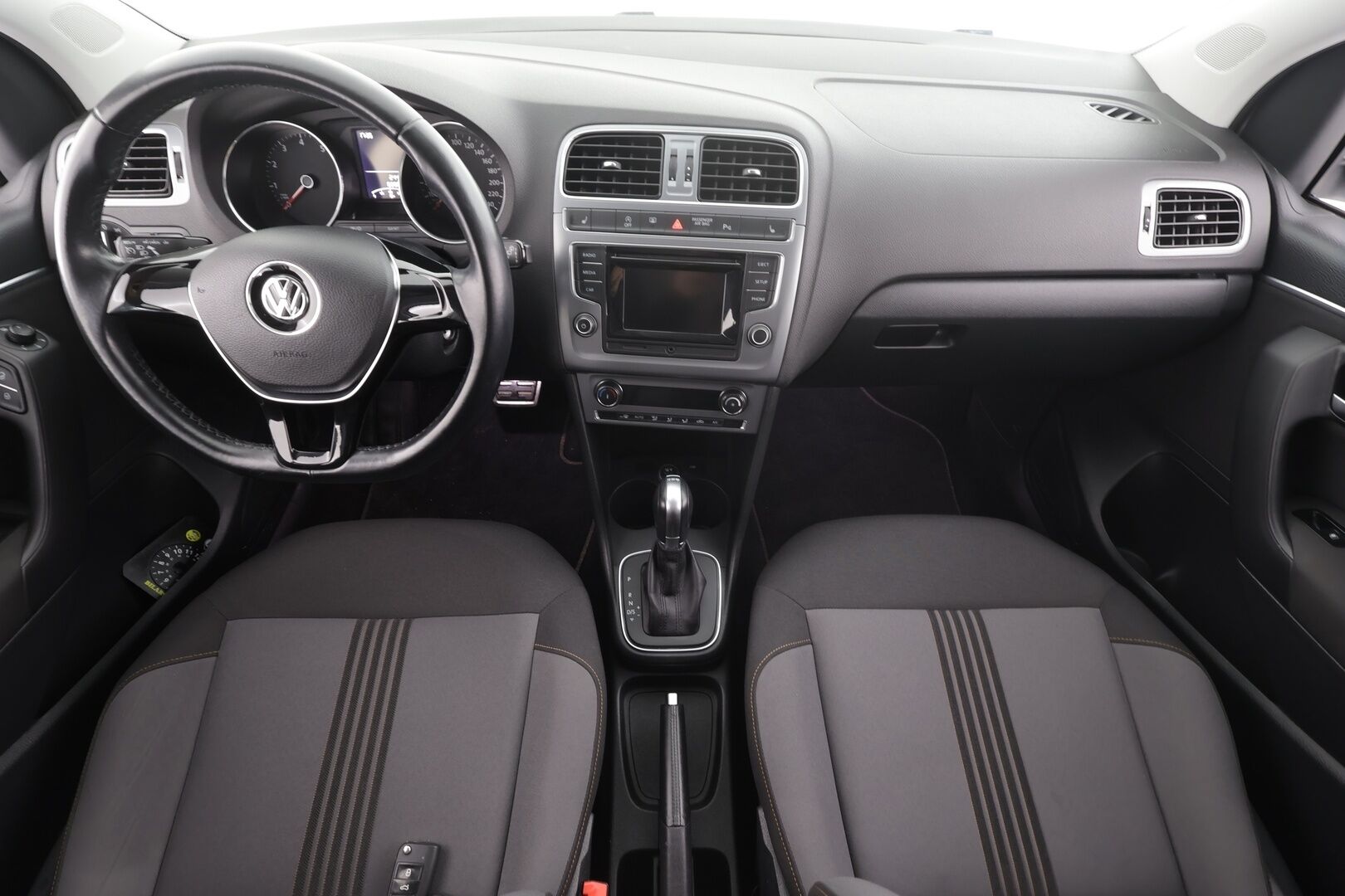 Volkswagen Polo 2017 Allstar 1,2 TSI 66 kW (90 hv) DSG-automaatti * Suomiauto / Vakkari / Peruutustutkat / Bluethooth / Ilmastointi / Kahdet Renkaat - Tulossa Tampereelle / Hiljattain huollettu!