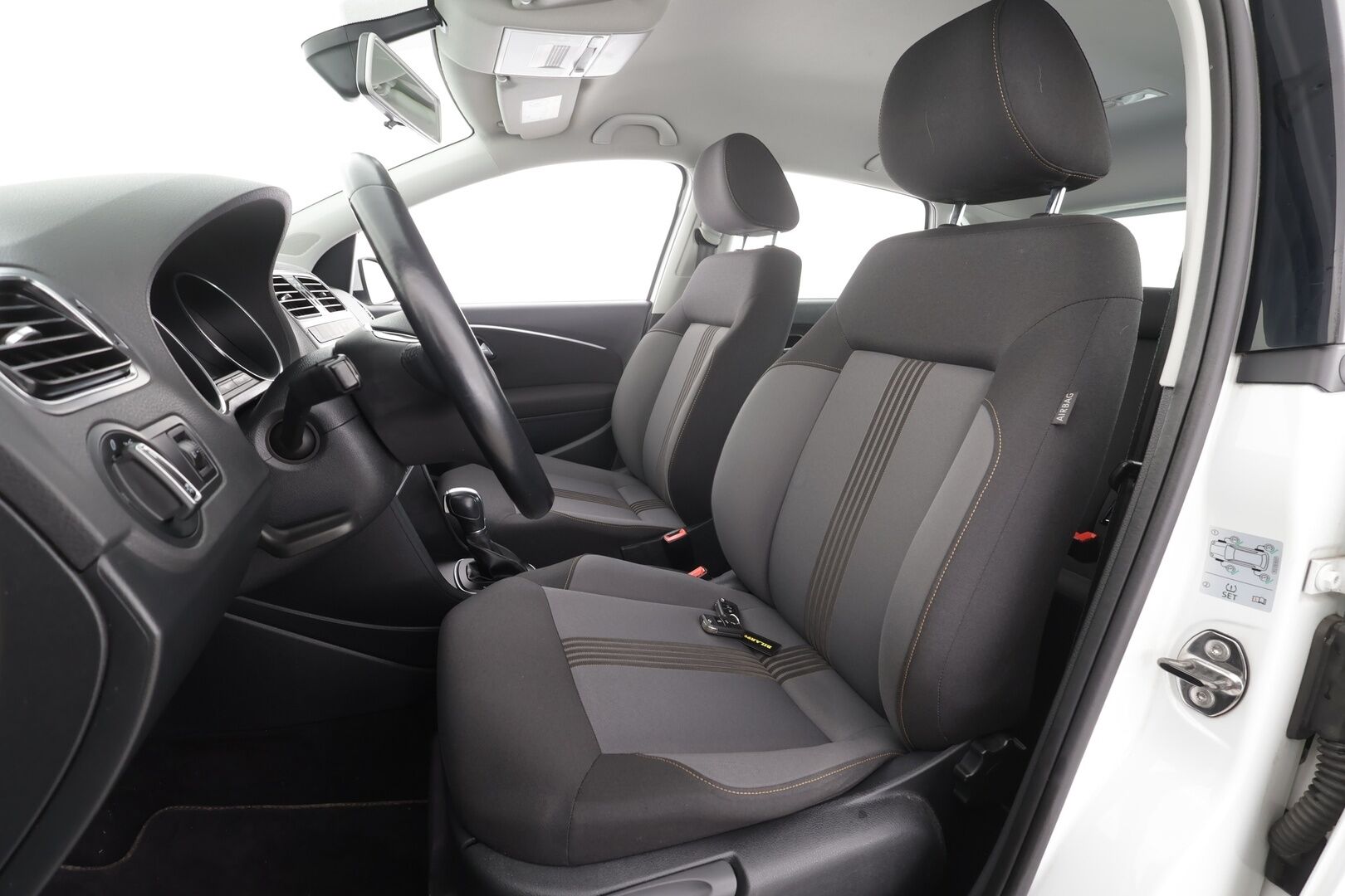 Volkswagen Polo 2017 Allstar 1,2 TSI 66 kW (90 hv) DSG-automaatti * Suomiauto / Vakkari / Peruutustutkat / Bluethooth / Ilmastointi / Kahdet Renkaat - Tulossa Tampereelle / Hiljattain huollettu!