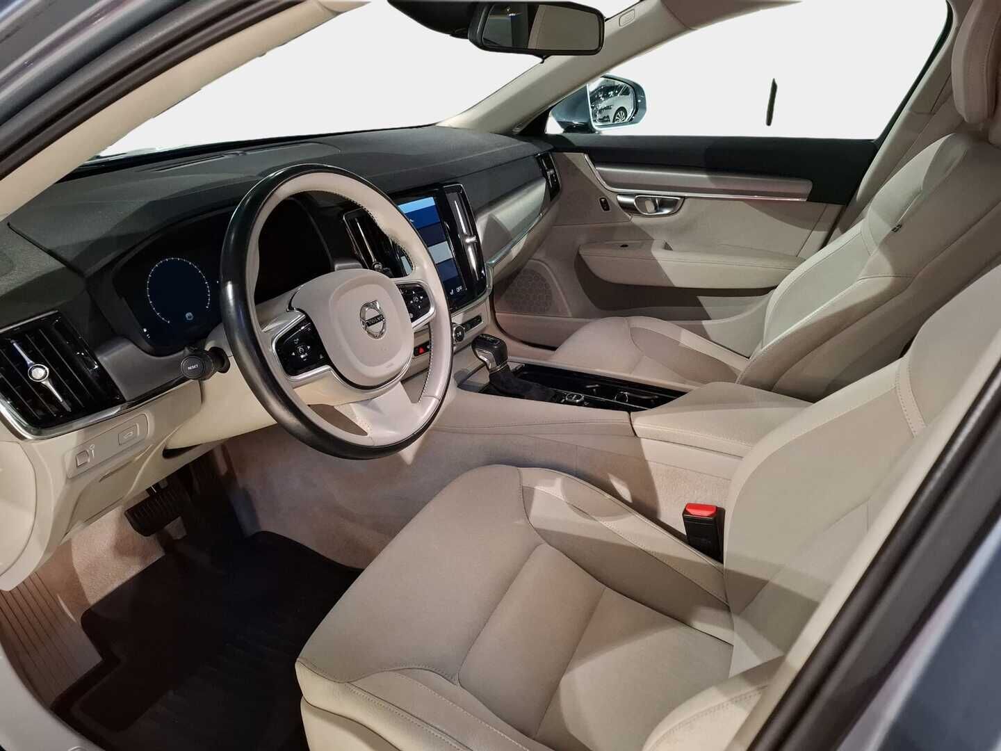 Volvo V90 2016 D5 AWD Momentum aut - | ACC | Pilot Assist | Webasto | Koukku | Tutkat | Vaalea sisusta | Suomi-auto | 2x vanteet & renkaat | Juuri tehty jakopää! |  