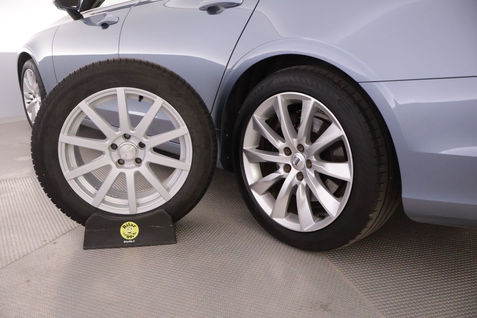 Volvo V90 2016 D5 AWD Momentum aut - Ei adblue | ACC | Pilot Assist | Webasto | Koukku | Tutkat | Vaalea sisusta | Suomi-auto | 2x vanteet & renkaat | Juuri tehty jakopää! |  