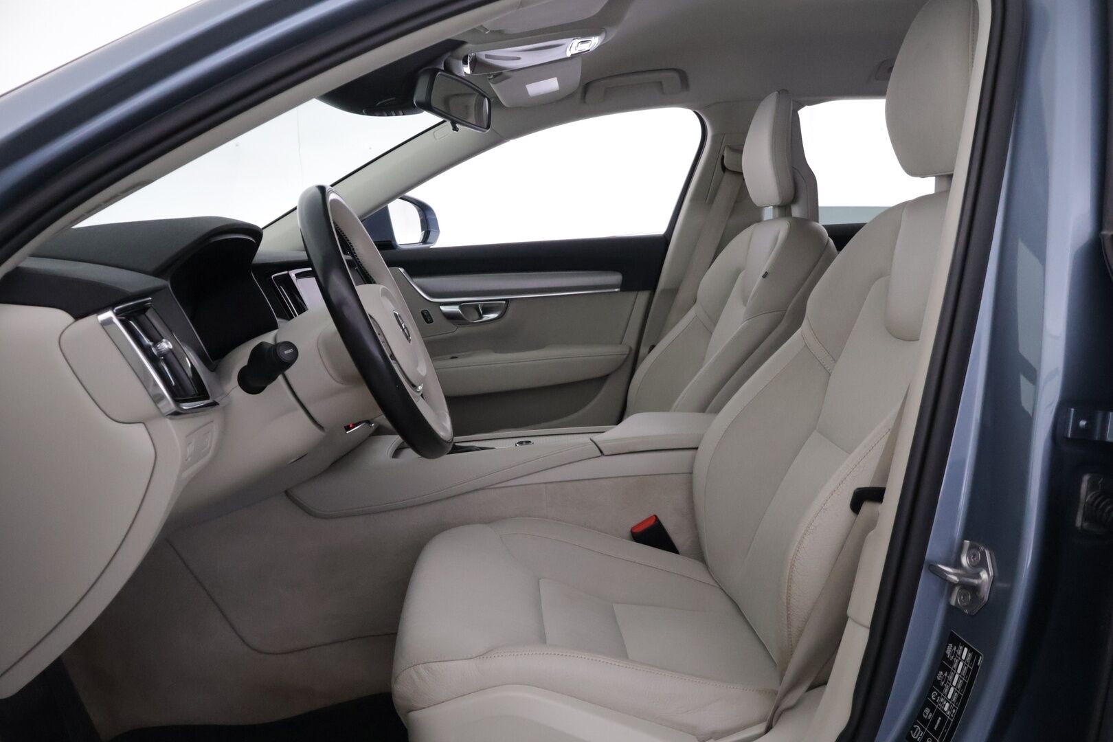 Volvo V90 2016 D5 AWD Momentum aut - Ei adblue | ACC | Pilot Assist | Webasto | Koukku | Tutkat | Vaalea sisusta | Suomi-auto | 2x vanteet & renkaat | Juuri tehty jakopää! |  