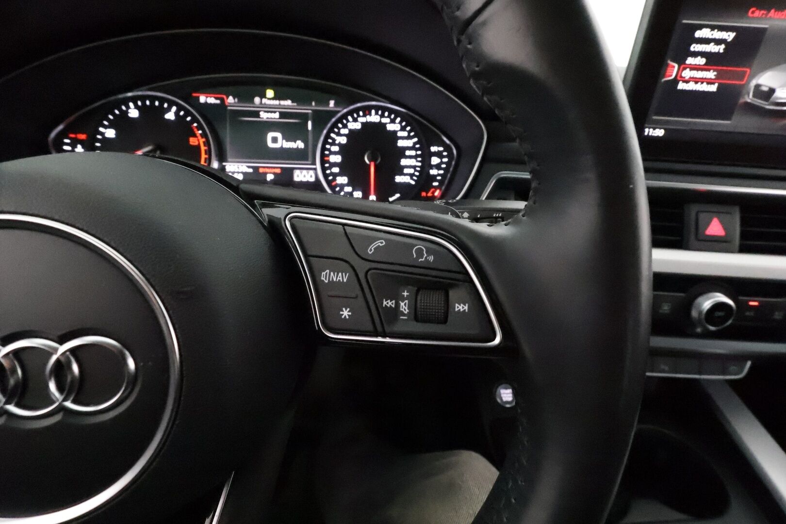 Audi A4 2017 Sedan First Edition Business Sport 2,0 TDI 140 kW quattro S tronic **Vakkari / LED / P.tutkat / Sporttipenkit** - 1.Om Suomi-auto / Kahdet renkaat aluvanteilla / Merkkihuollettu
