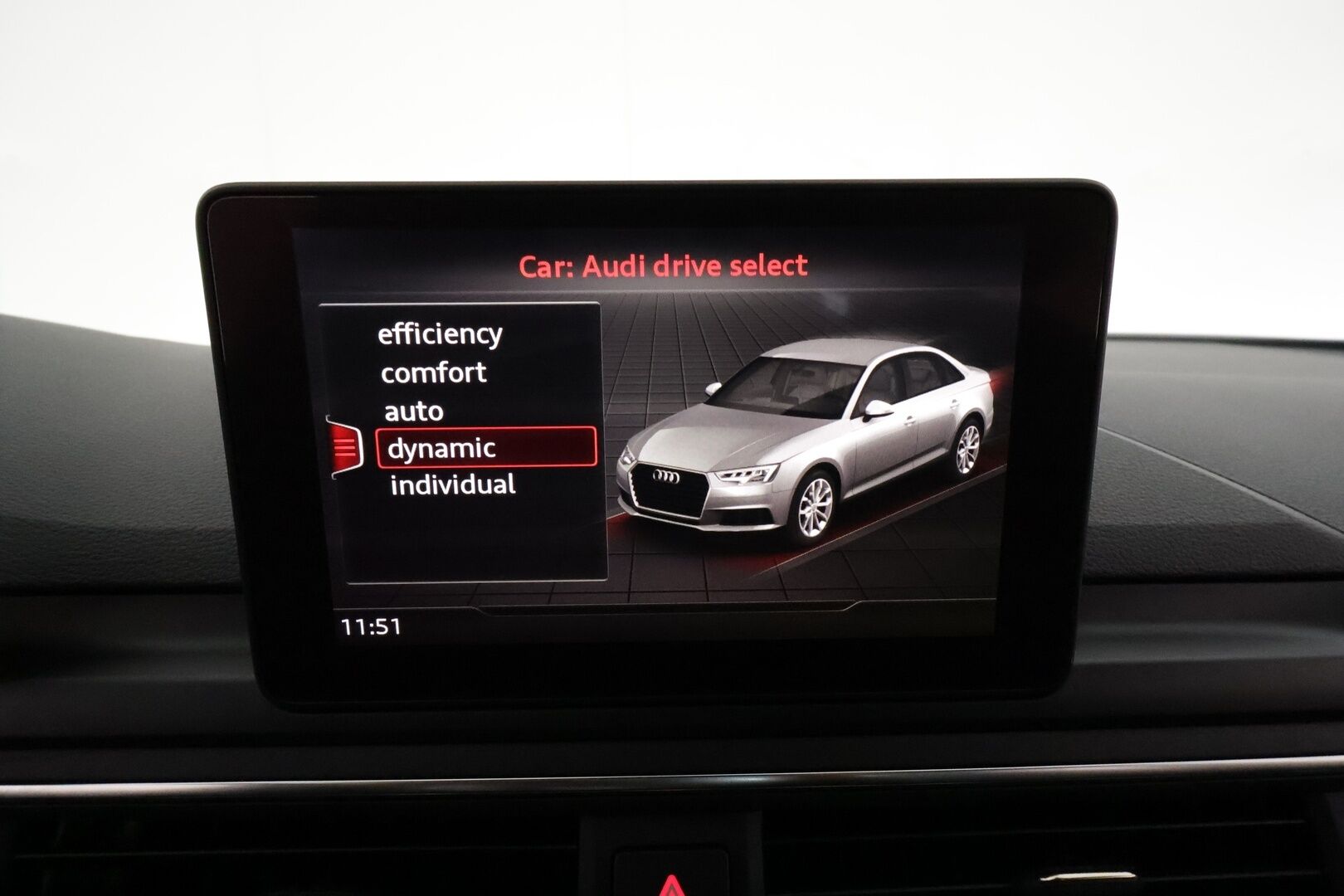 Audi A4 2017 Sedan First Edition Business Sport 2,0 TDI 140 kW quattro S tronic **Vakkari / LED / P.tutkat / Sporttipenkit** - 1.Om Suomi-auto / Kahdet renkaat aluvanteilla / Merkkihuollettu