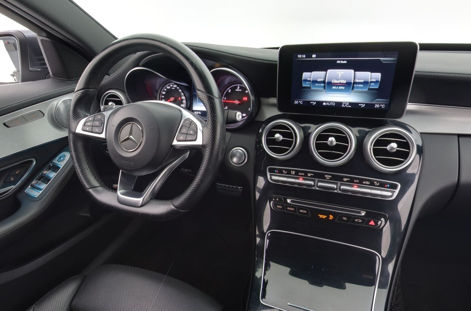 Mercedes-Benz C 2015 250 BlueTec T A Premium Business / Huippuvarusteet / AMG-Styling / Burmester / DTR+ / Keyless / Eibach / Navi / Peruutuskamera! - *Siisti / Huippuvarusteet*