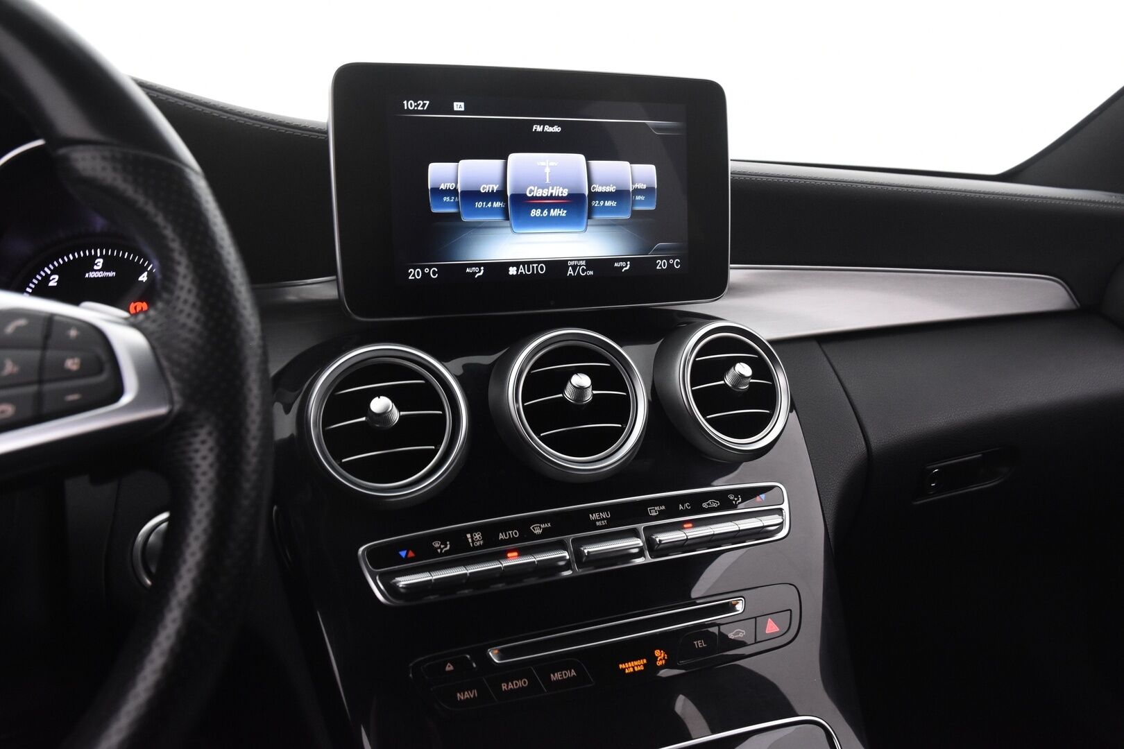 Mercedes-Benz C 2015 250 BlueTec T A Premium Business / Huippuvarusteet / AMG-Styling / Burmester / DTR+ / Keyless / Eibach / Navi / Peruutuskamera! - *Siisti / Huippuvarusteet*