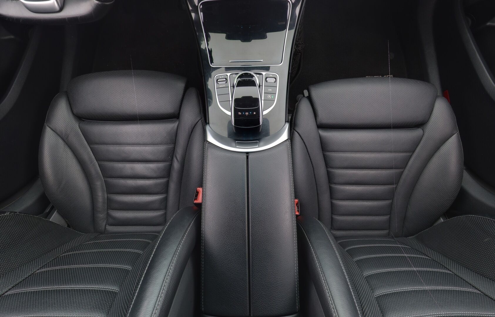 Mercedes-Benz C 2015 250 BlueTec T A Premium Business / Huippuvarusteet / AMG-Styling / Burmester / DTR+ / Keyless / Eibach / Navi / Peruutuskamera! - *Siisti / Huippuvarusteet*