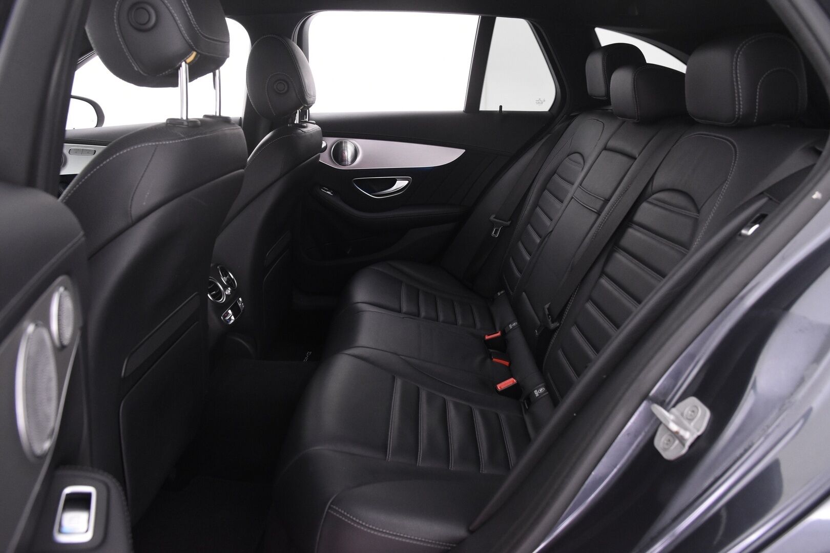Mercedes-Benz C 2015 250 BlueTec T A Premium Business / Huippuvarusteet / AMG-Styling / Burmester / DTR+ / Keyless / Eibach / Navi / Peruutuskamera! - *Siisti / Huippuvarusteet*