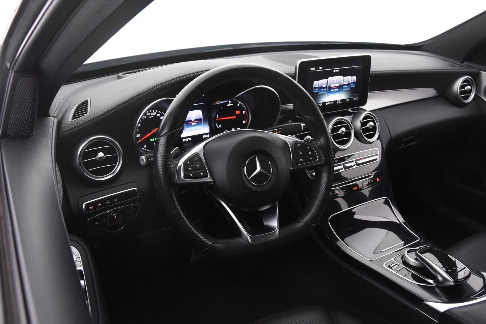 Mercedes-Benz C 2015 250 BlueTec T A Premium Business / Huippuvarusteet / AMG-Styling / Burmester / DTR+ / Keyless / Eibach / Navi / Peruutuskamera! - *Siisti / Huippuvarusteet*
