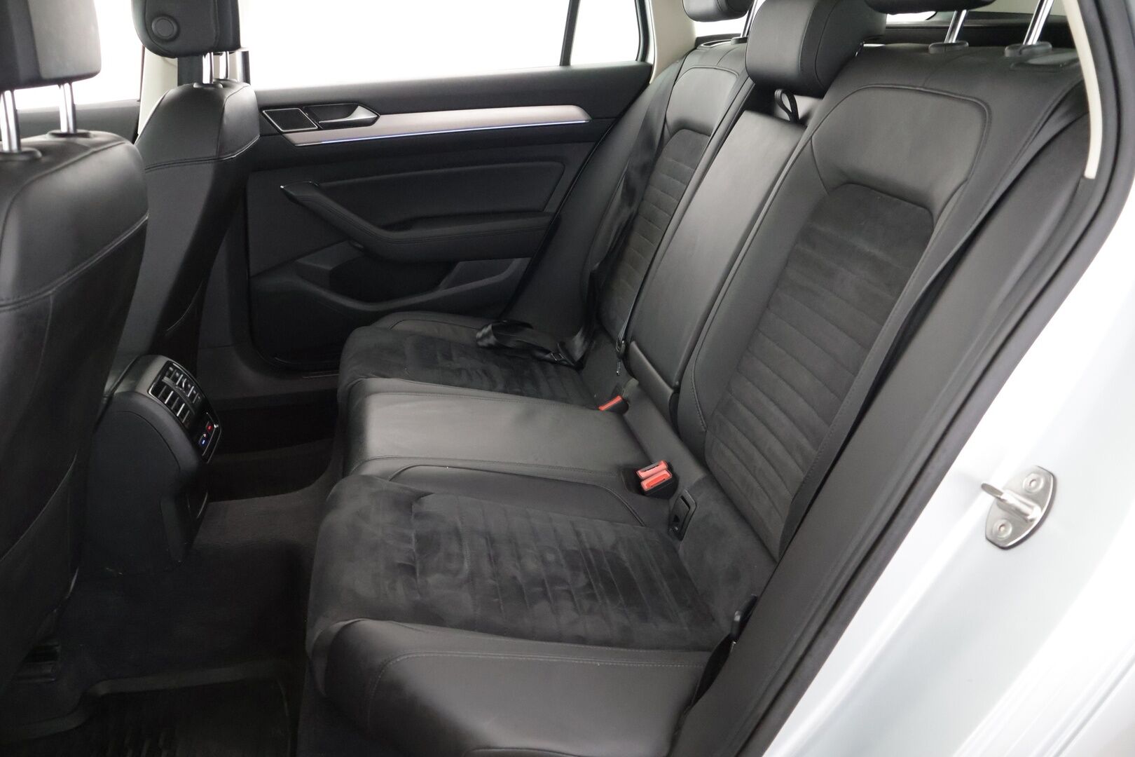 Volkswagen Passat 2018 Variant GTE Plug-In Hybrid 160 kW (218 hv) DSG-automaatti - ACC | Vetokoukku | LED | CarPlay | P-Kamera | ErgoComfort 