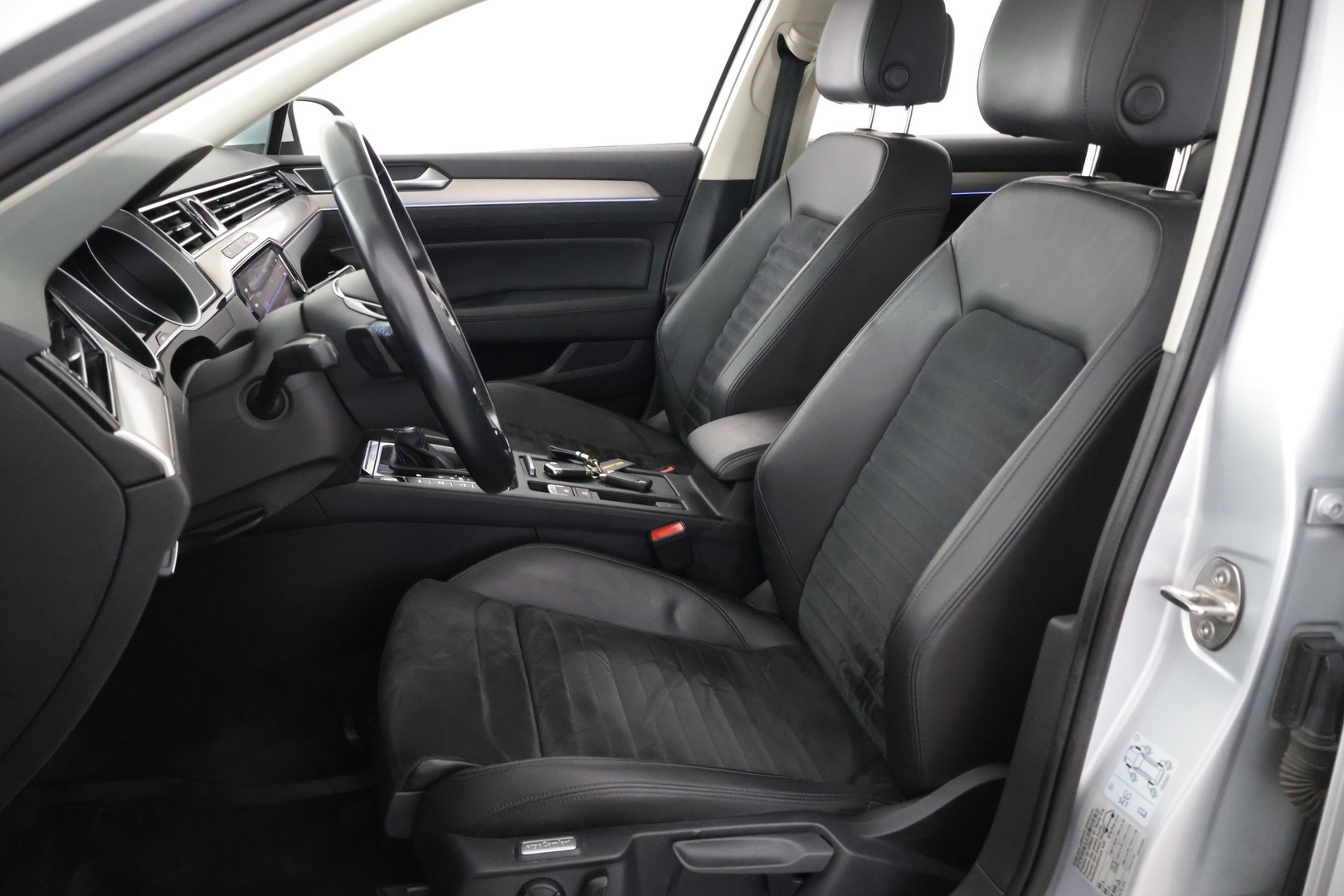 Volkswagen Passat 2018 Variant GTE Plug-In Hybrid 160 kW (218 hv) DSG-automaatti - ACC | Vetokoukku | LED | CarPlay | P-Kamera | ErgoComfort 