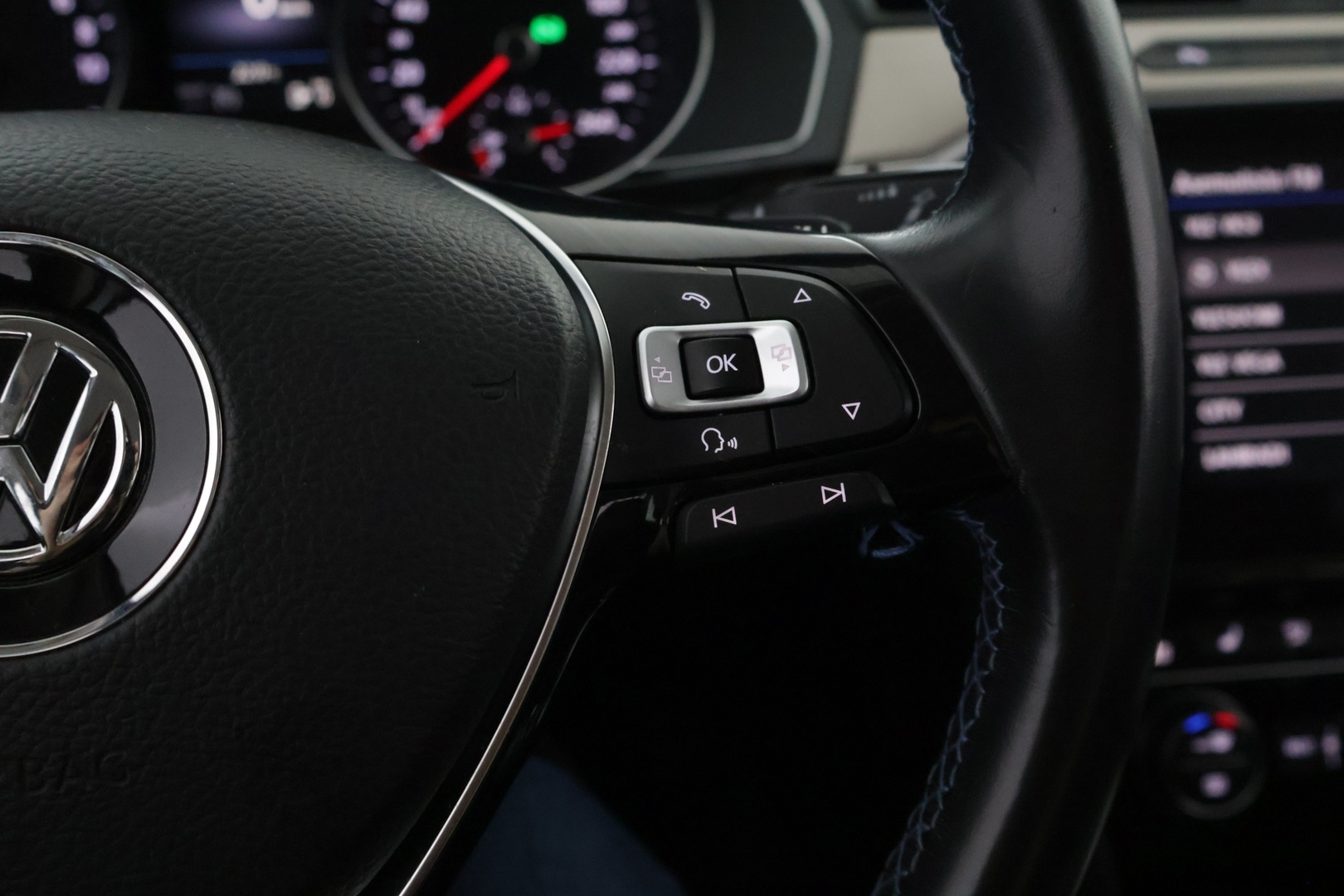Volkswagen Passat 2018 Variant GTE Plug-In Hybrid 160 kW (218 hv) DSG-automaatti - ACC | Vetokoukku | LED | CarPlay | P-Kamera | ErgoComfort 