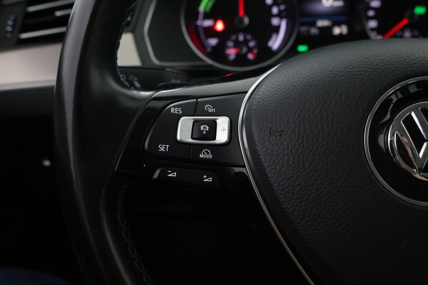 Volkswagen Passat 2018 Variant GTE Plug-In Hybrid 160 kW (218 hv) DSG-automaatti - ACC | Vetokoukku | LED | CarPlay | P-Kamera | ErgoComfort 