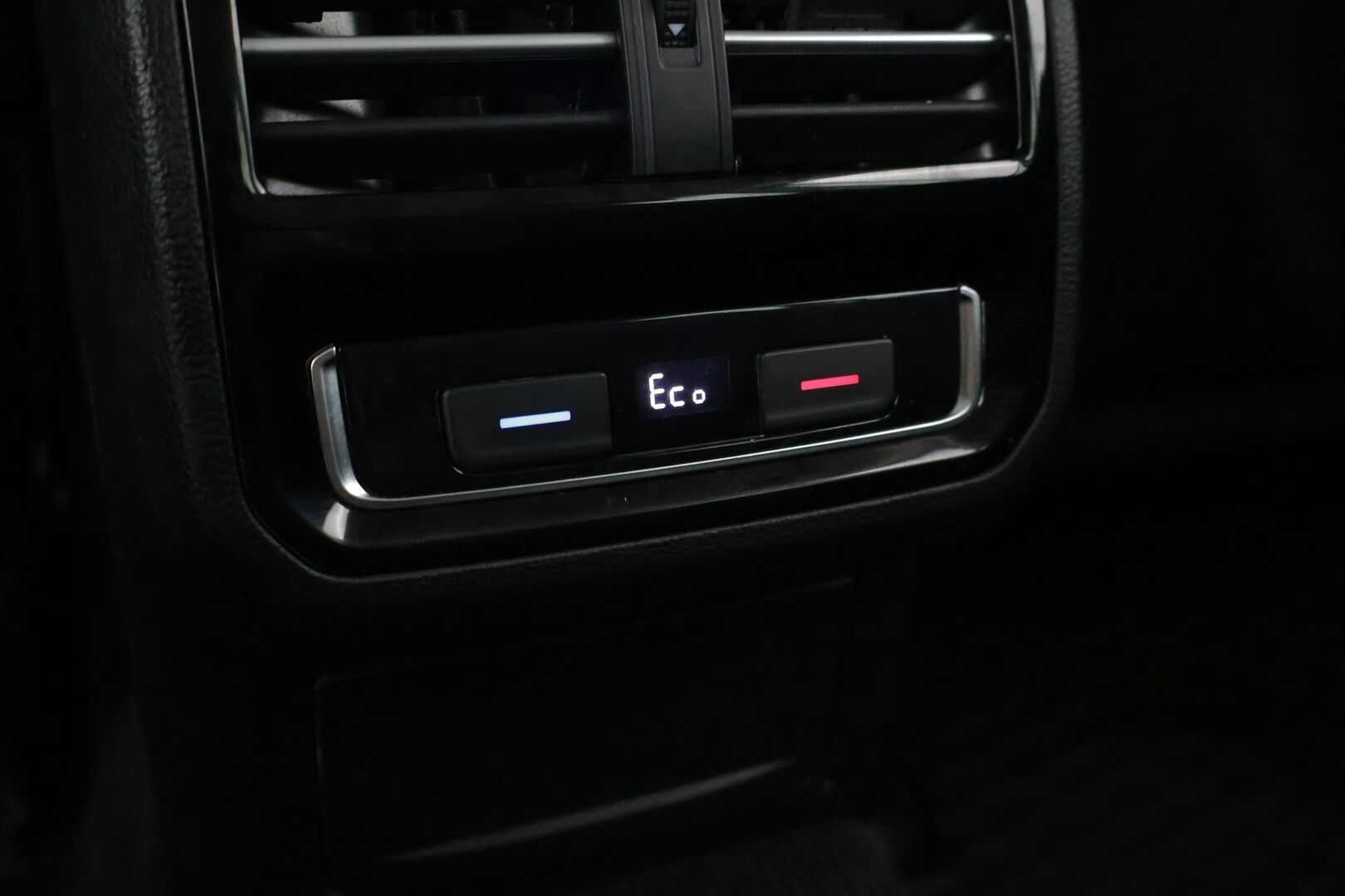 Volkswagen Passat 2018 Variant GTE Plug-In Hybrid 160 kW (218 hv) DSG-automaatti - ACC | Vetokoukku | LED | CarPlay | P-Kamera | ErgoComfort 