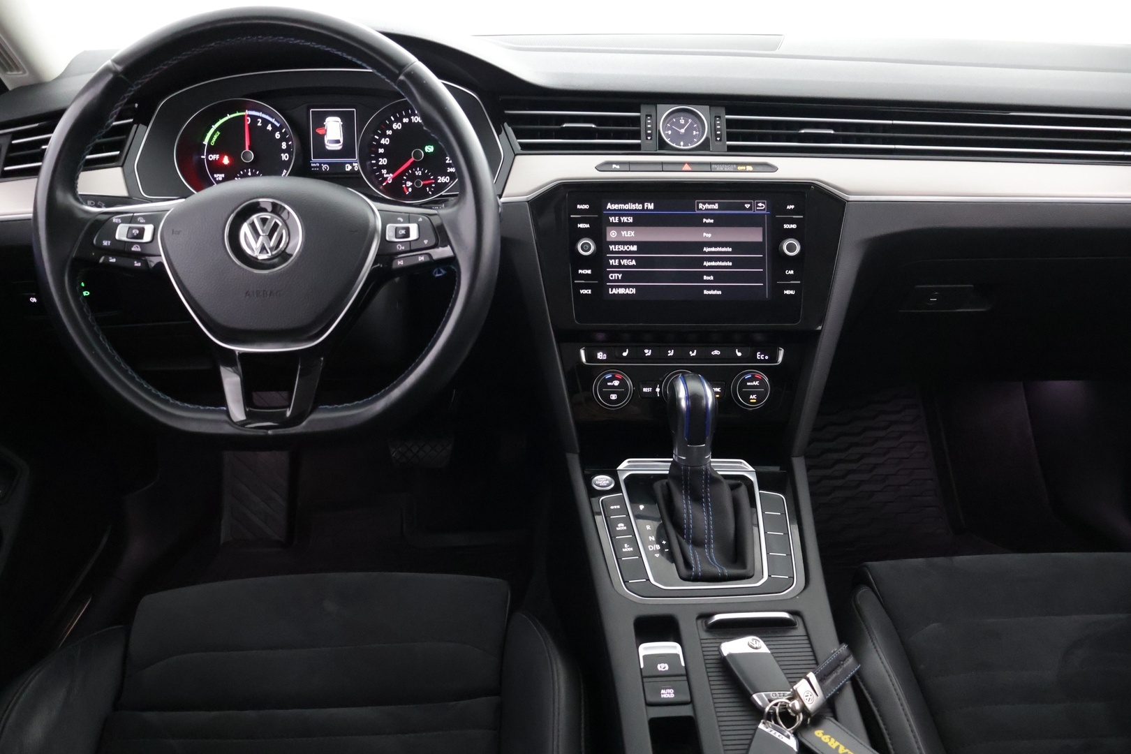 Volkswagen Passat 2018 Variant GTE Plug-In Hybrid 160 kW (218 hv) DSG-automaatti - ACC | Vetokoukku | LED | CarPlay | P-Kamera | ErgoComfort 