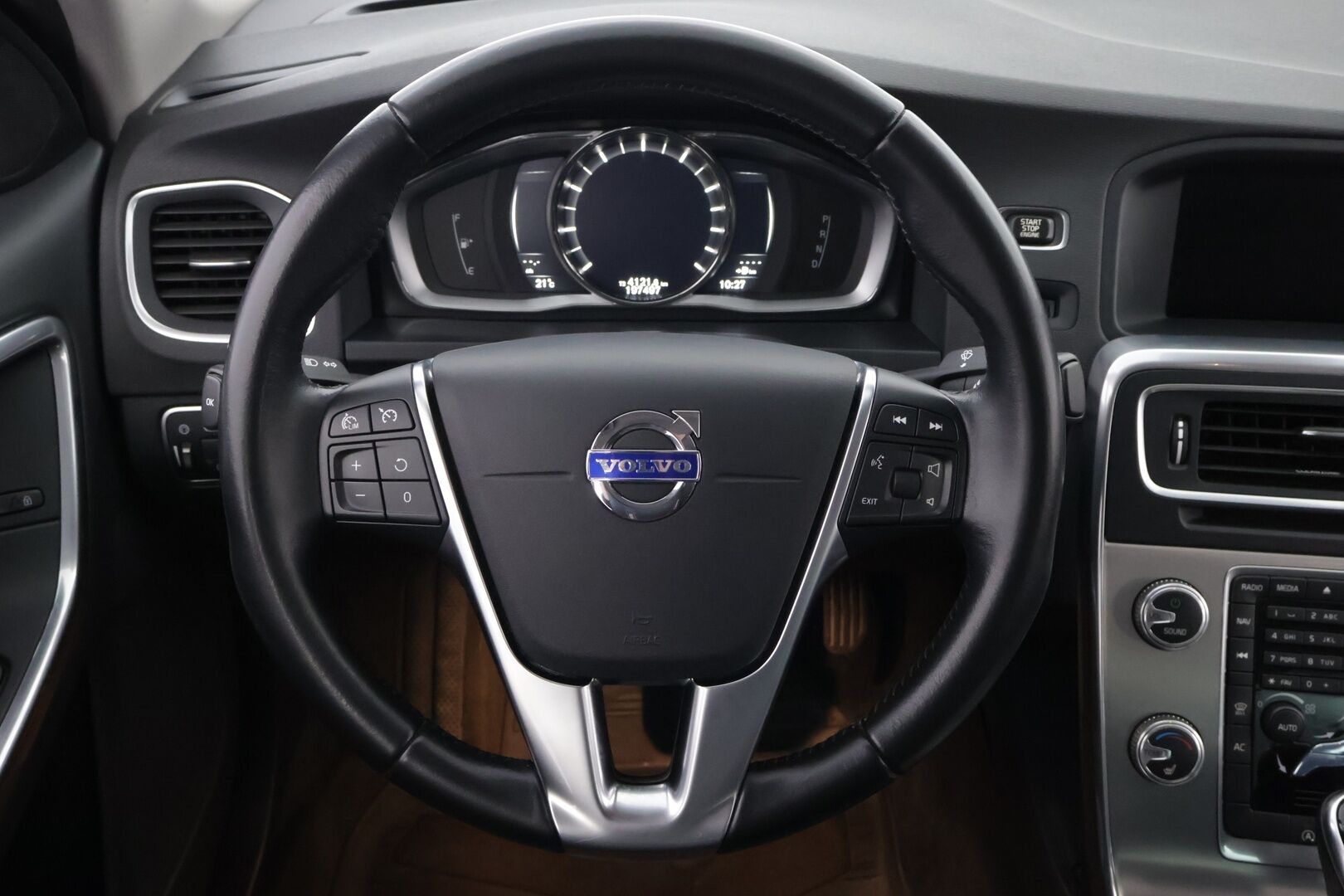 Volvo S60 2017 T4 Summum aut - Suomiauto | Webasto | High Perf Audio | Nahkasisusta | Muistipenkki | Vetokoukku | Huippuvarusteet | Juuri tullut Tampereelle! - KORKO VAIN 3,99 %