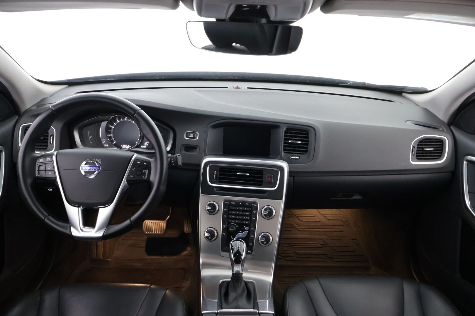 Volvo S60 2017 T4 Summum aut - Suomiauto | Webasto | High Perf Audio | Nahkasisusta | Muistipenkki | Vetokoukku | Huippuvarusteet | Juuri tullut Tampereelle! - KORKO VAIN 3,99 %