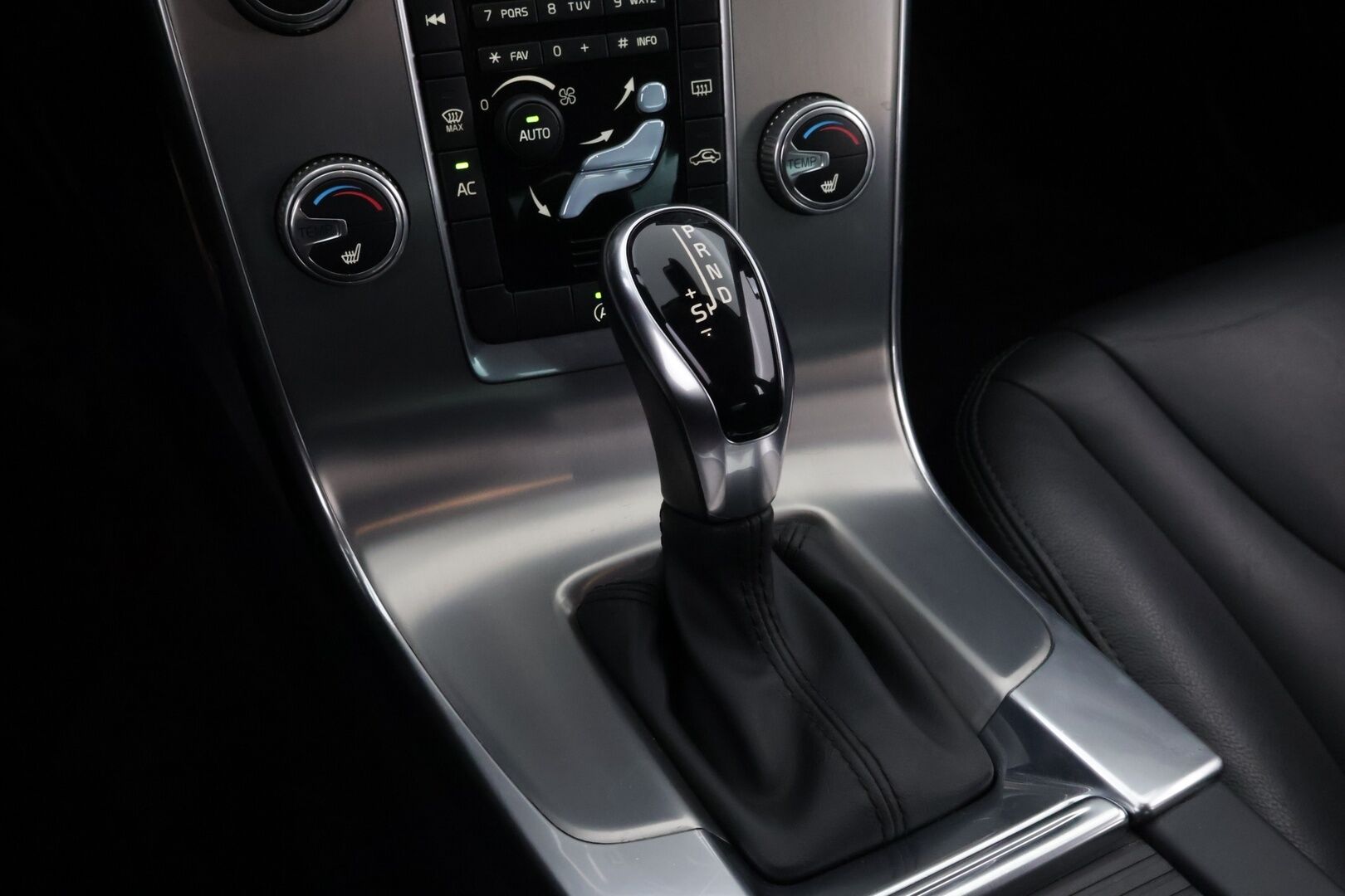 Volvo S60 2017 T4 Summum aut - Suomiauto | Webasto | High Perf Audio | Nahkasisusta | Muistipenkki | Vetokoukku | Huippuvarusteet | Juuri tullut Tampereelle! - KORKO VAIN 3,99 %