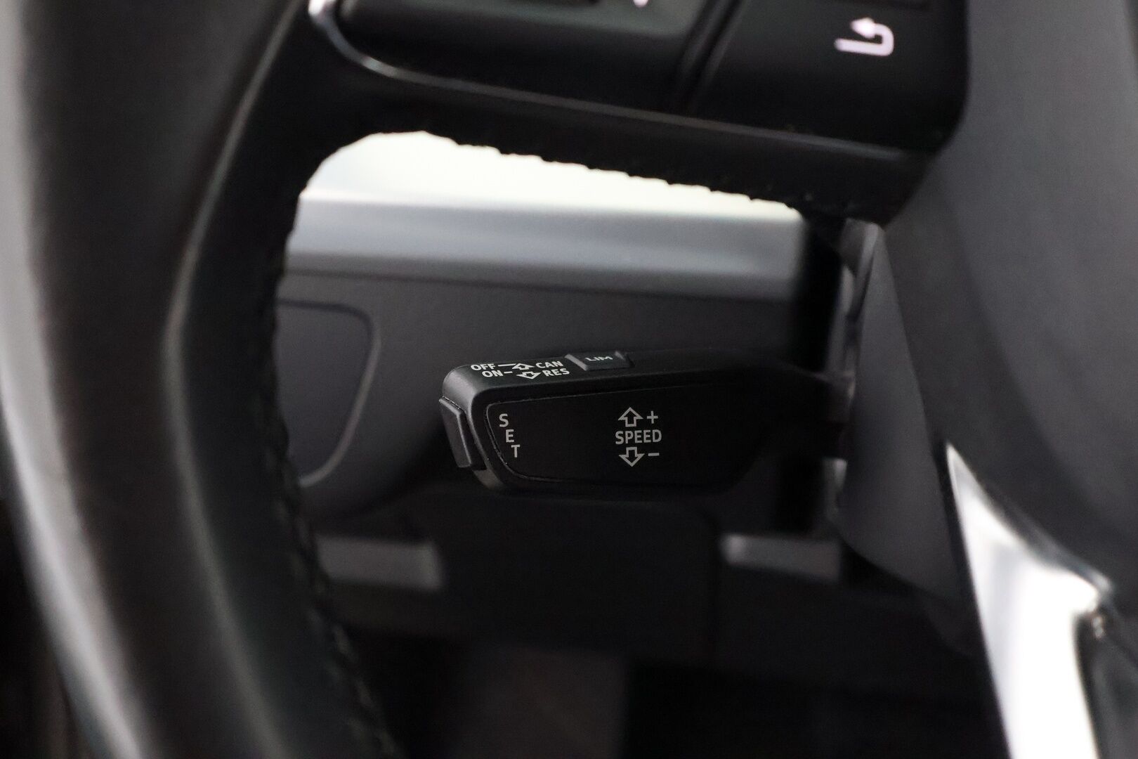 Audi Q5 2017 Business Sport 2,0 TDI 140 kW quattro S tronic - Suomiauto / Ilma-Alusta / Digital Cockpit / Vetokoukku / Nahka-Alcantara / Navi / Lohko & Sisäpistoke!