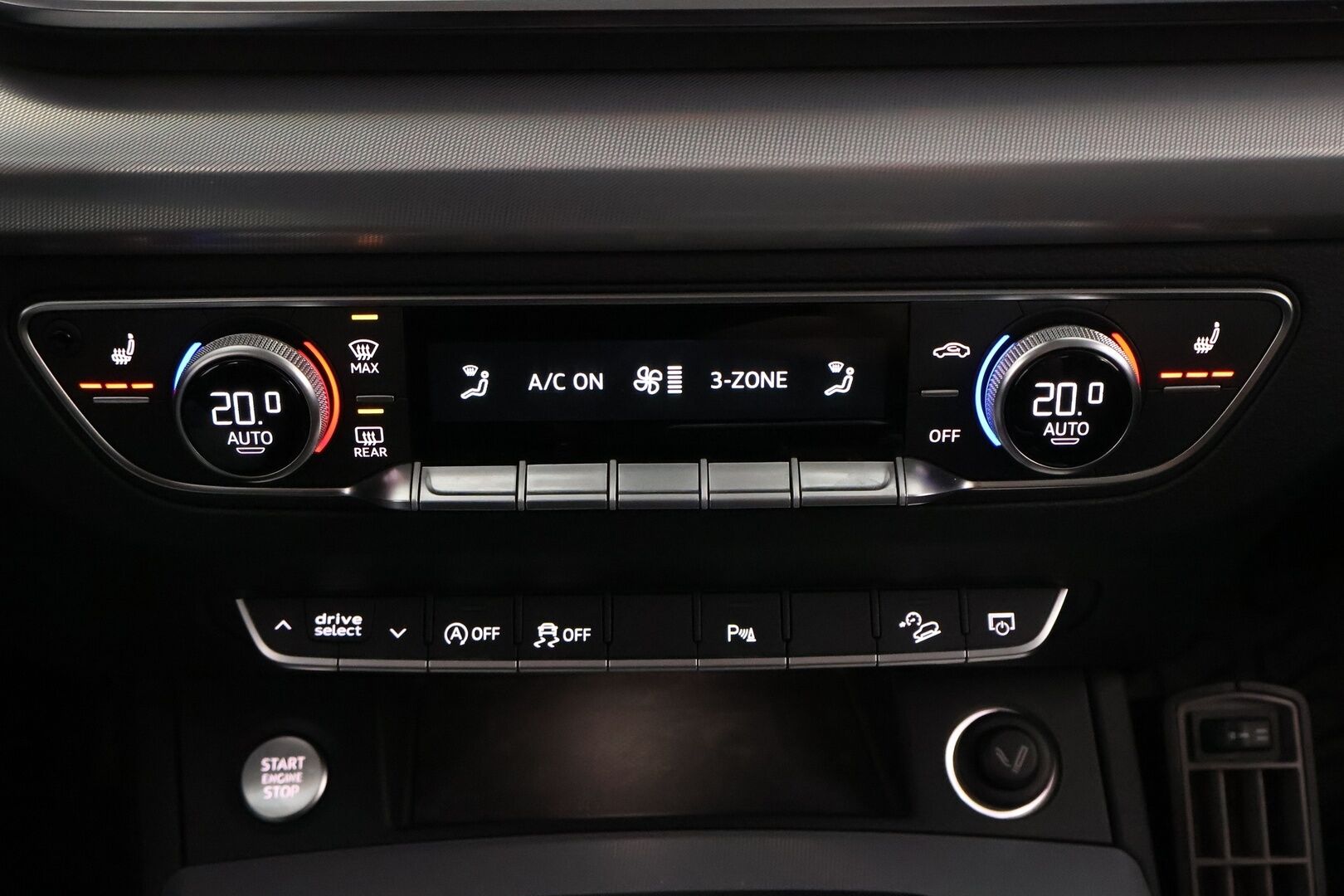 Audi Q5 2017 Business Sport 2,0 TDI 140 kW quattro S tronic - Suomiauto / Ilma-Alusta / Digital Cockpit / Vetokoukku / Nahka-Alcantara / Navi / Lohko & Sisäpistoke!