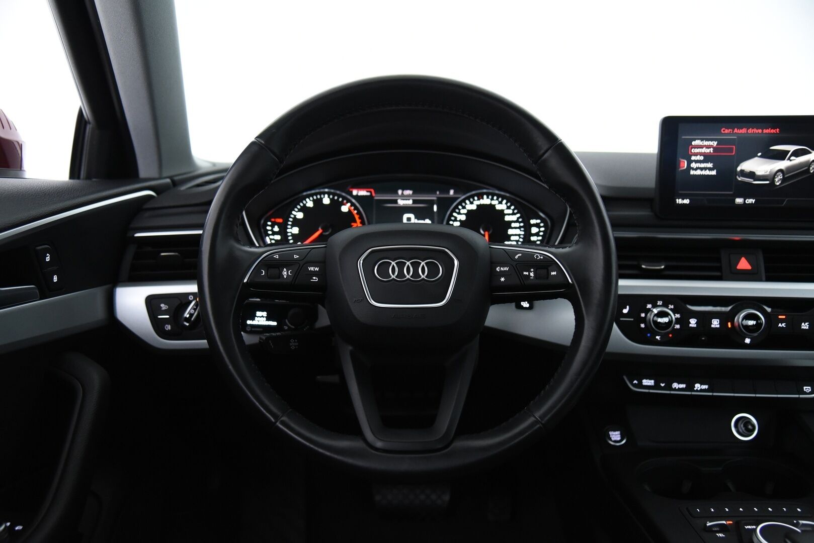 Audi A4 2016 Sedan Business 2,0 TFSI 140 kW S tronic / Webasto / LED / Koukku / Vakkari / P.tutka - Hieno Suomi-auto / 2x alumiinivanteet!