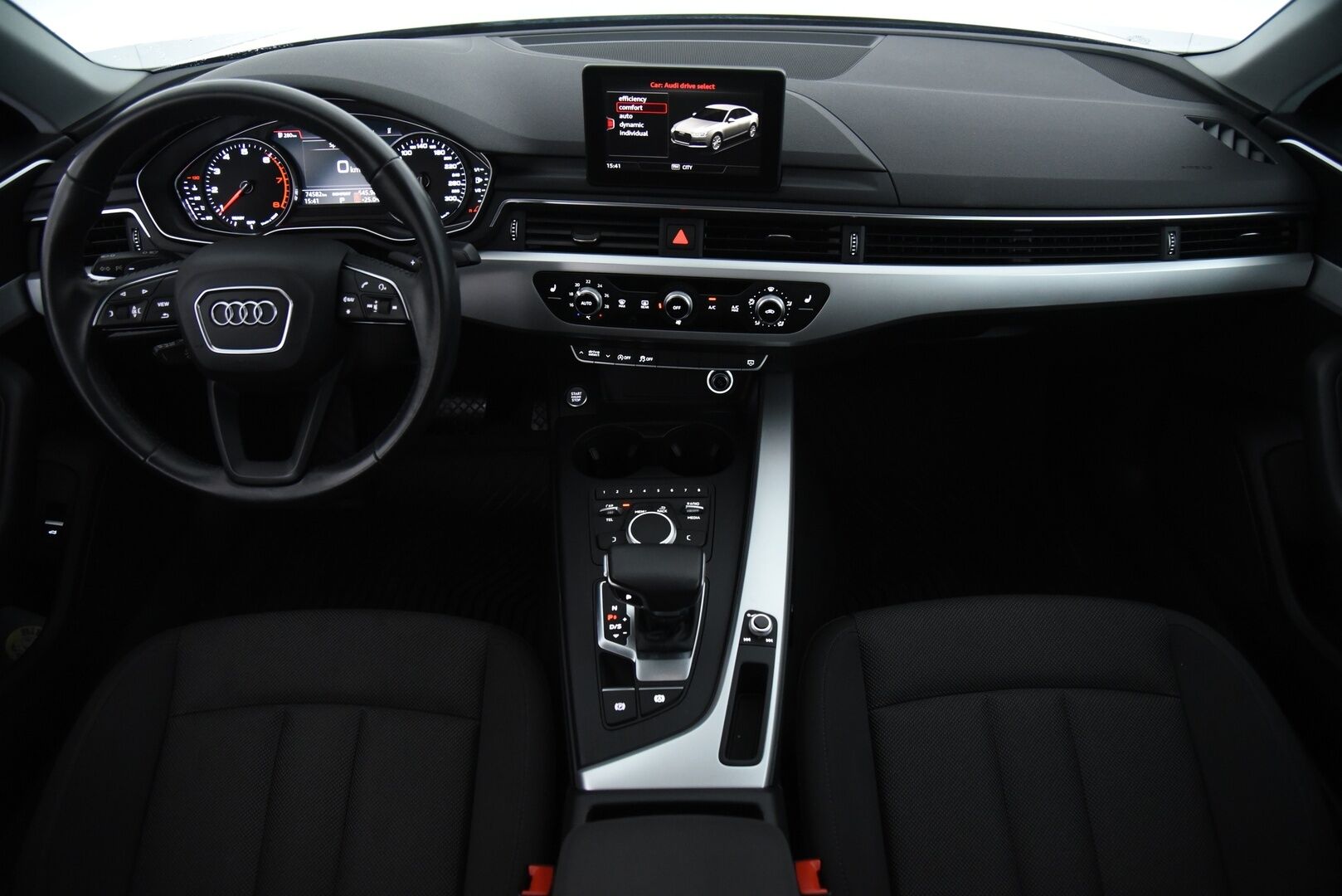 Audi A4 2016 Sedan Business 2,0 TFSI 140 kW S tronic / Webasto / LED / Koukku / Vakkari / P.tutka - Hieno Suomi-auto / 2x alumiinivanteet!